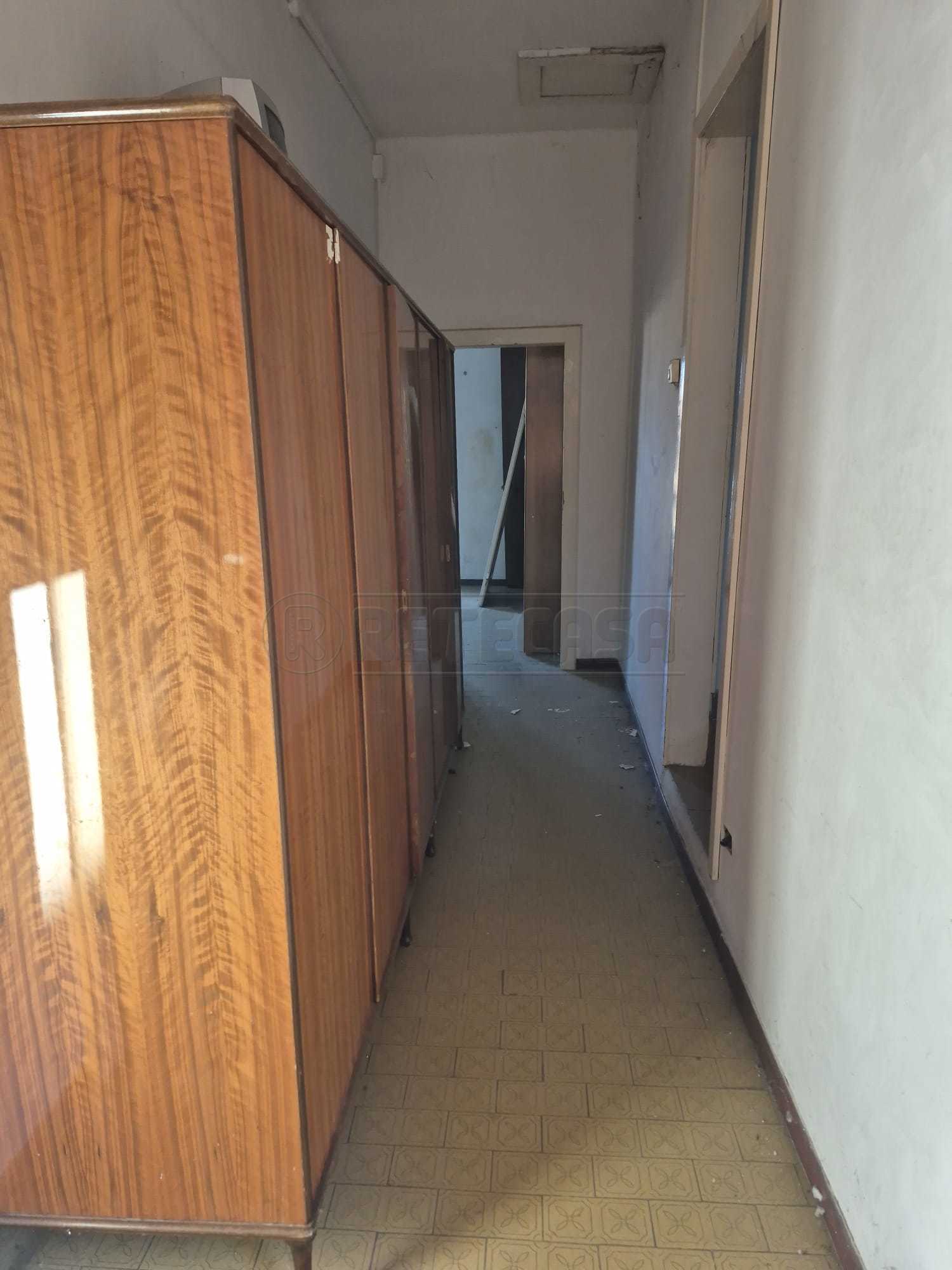 Immagine 18 di Quadrilocale in vendita  in Via Italia 2 a Seriate