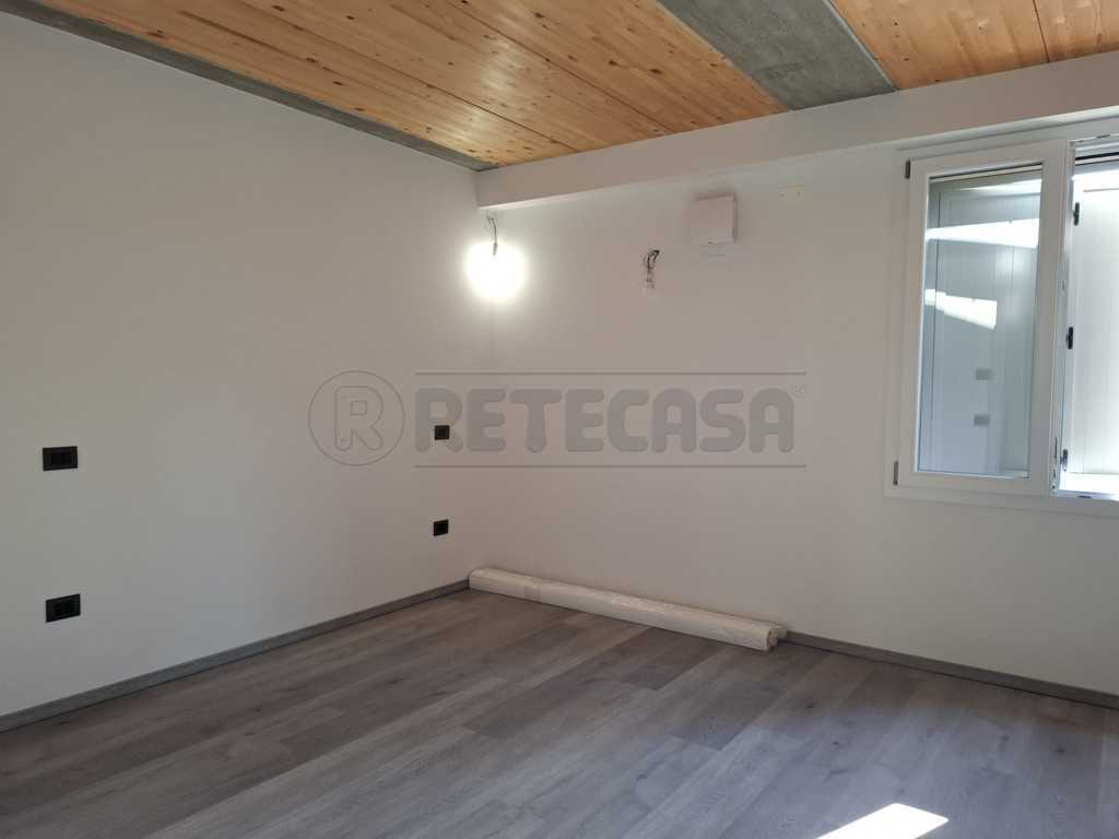 Immagine 7 di Trilocale in affitto  in Via Giosuè Carducci a Bondeno