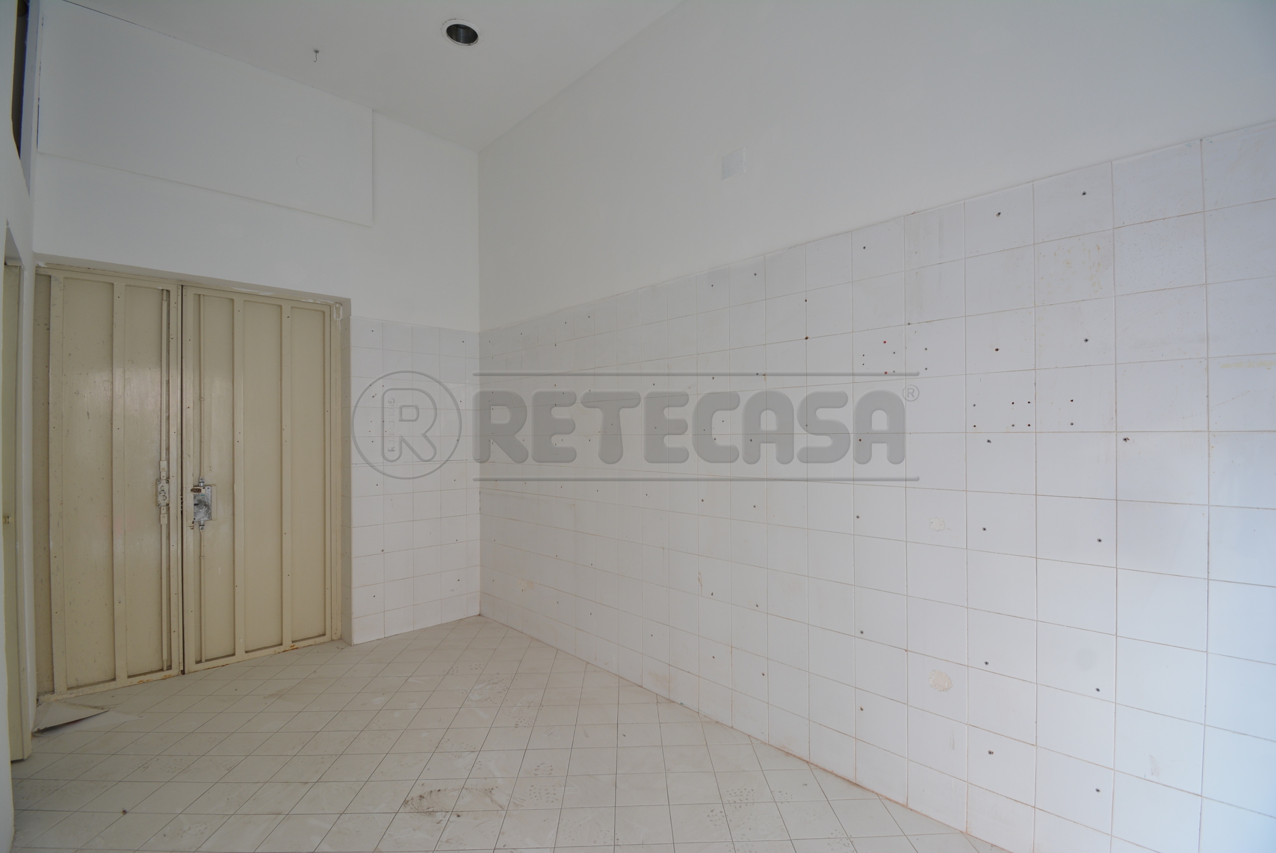 Immagine 3 di Locale commerciale in vendita  in Via Ettore Lombardo Pellegrino 44 a Messina