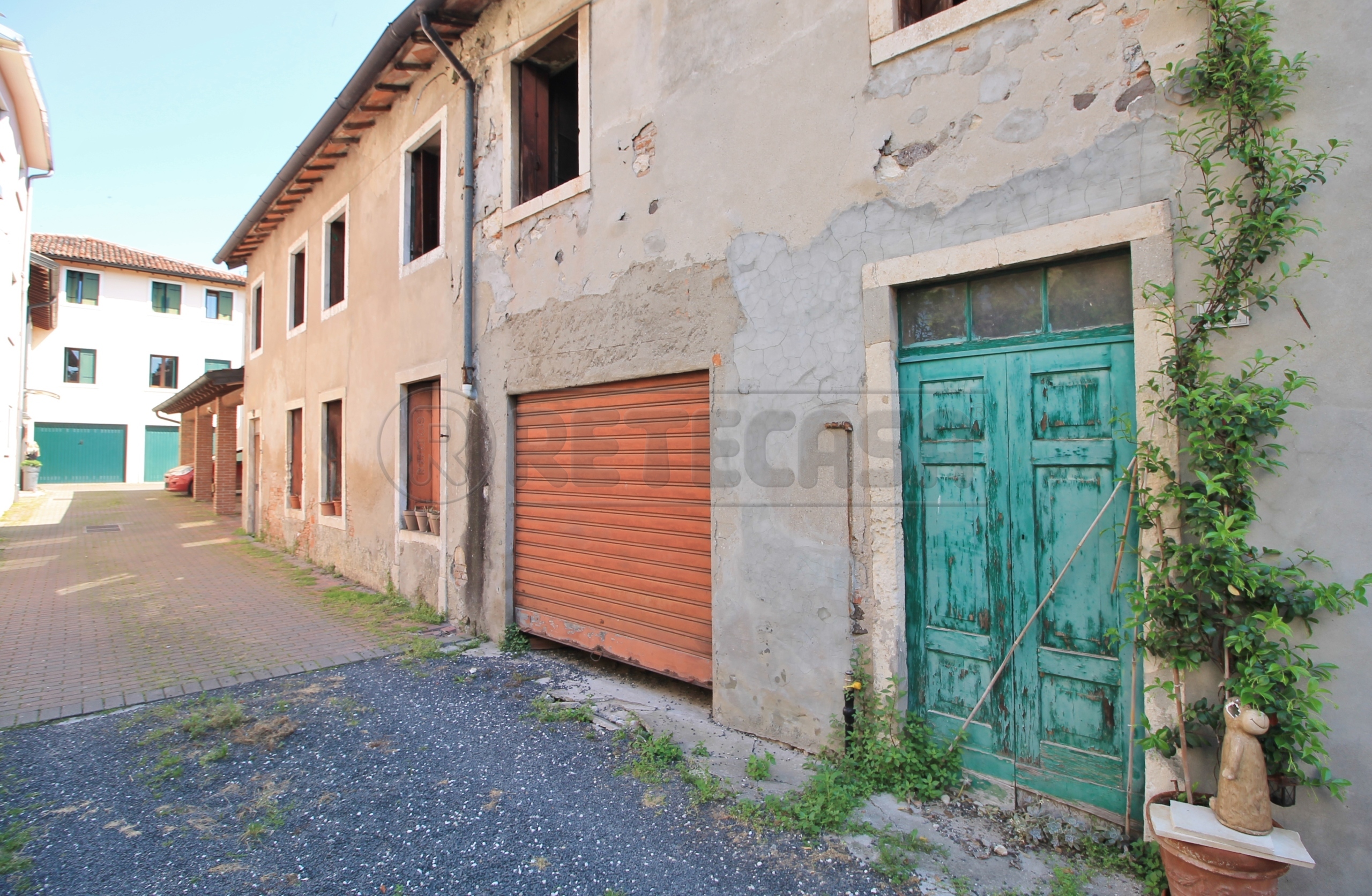 Immagine 1 di Casa semindipendente in vendita  in VIA XXIV MAGGIO 47 a Montebello Vicentino