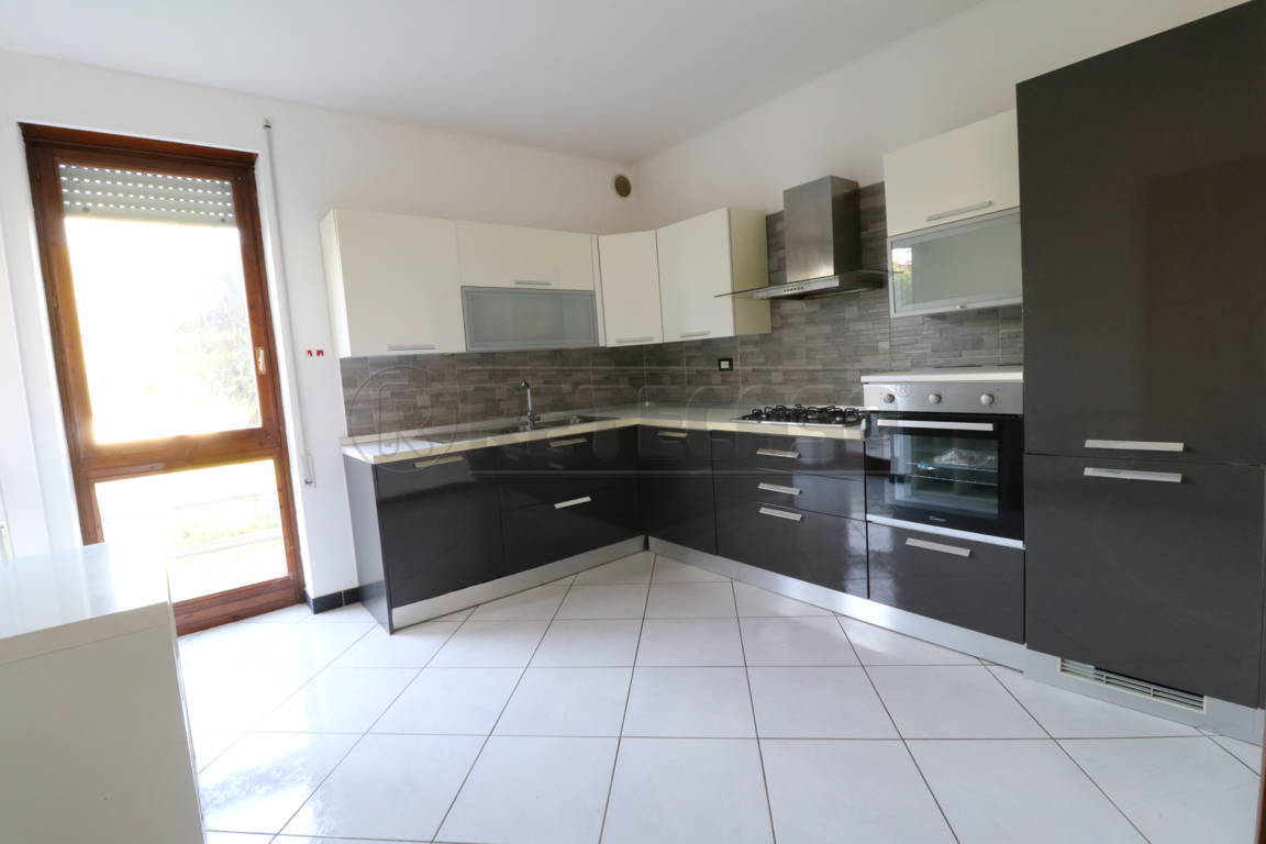 Immagine 5 di Bilocale in vendita  a Terre Del Reno