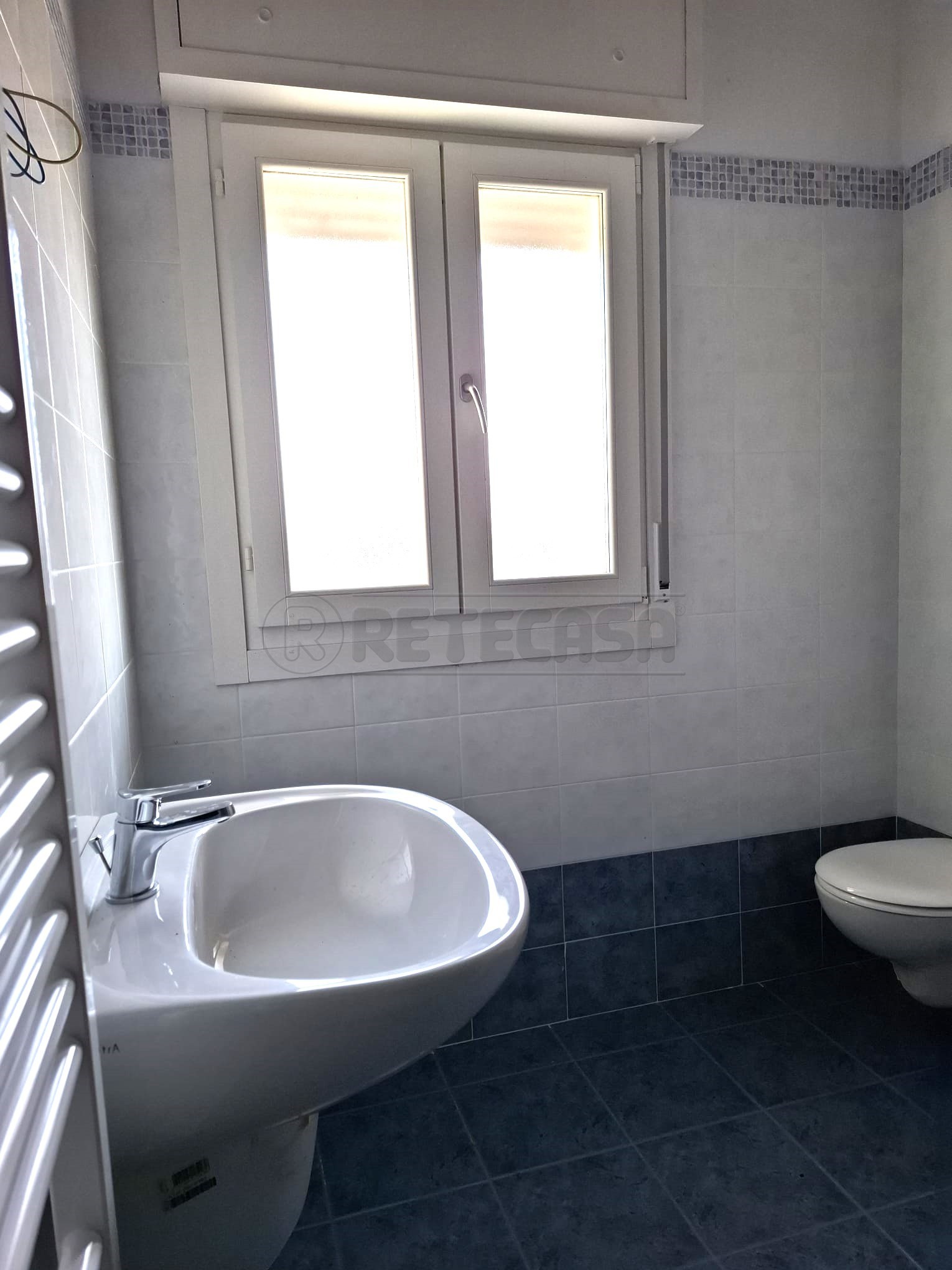 Immagine 5 di Monolocale in vendita  a Bondeno