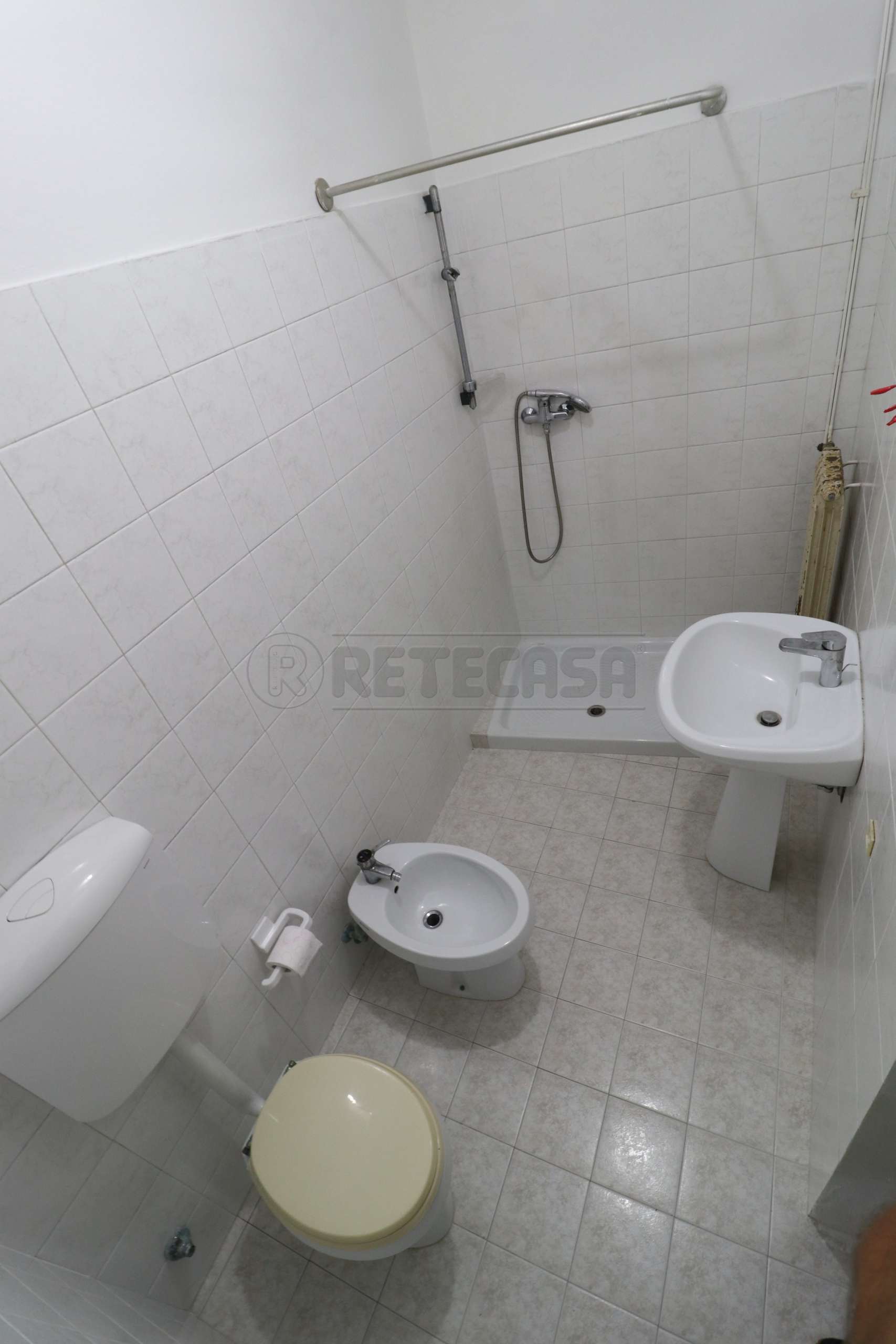 Immagine 8 di Bilocale in vendita  a Bondeno