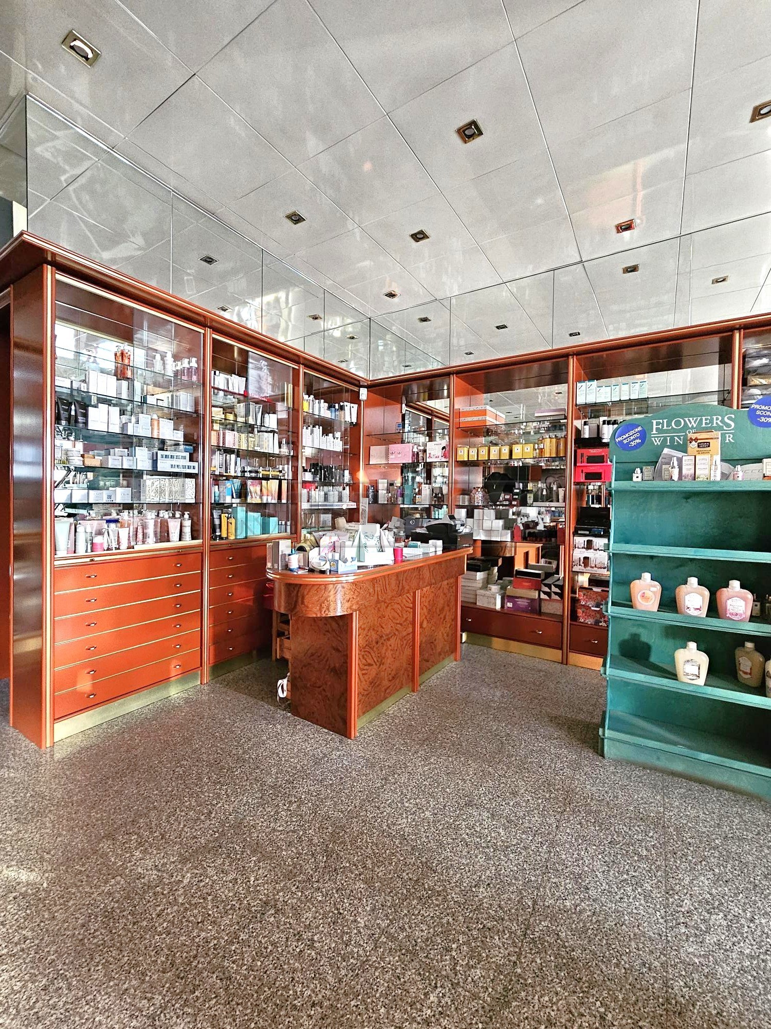 Immagine 5 di Locale commerciale in affitto  in Viale Bartolomeo D'Alviano 83 a Vicenza