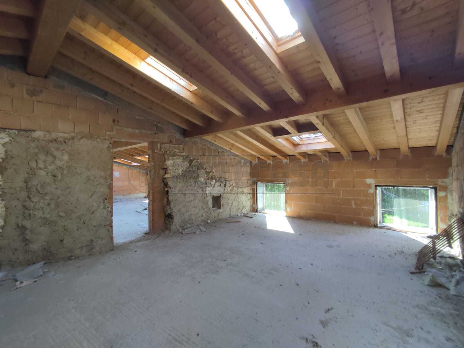 Immagine 9 di Bilocale in vendita  a Montebello Vicentino