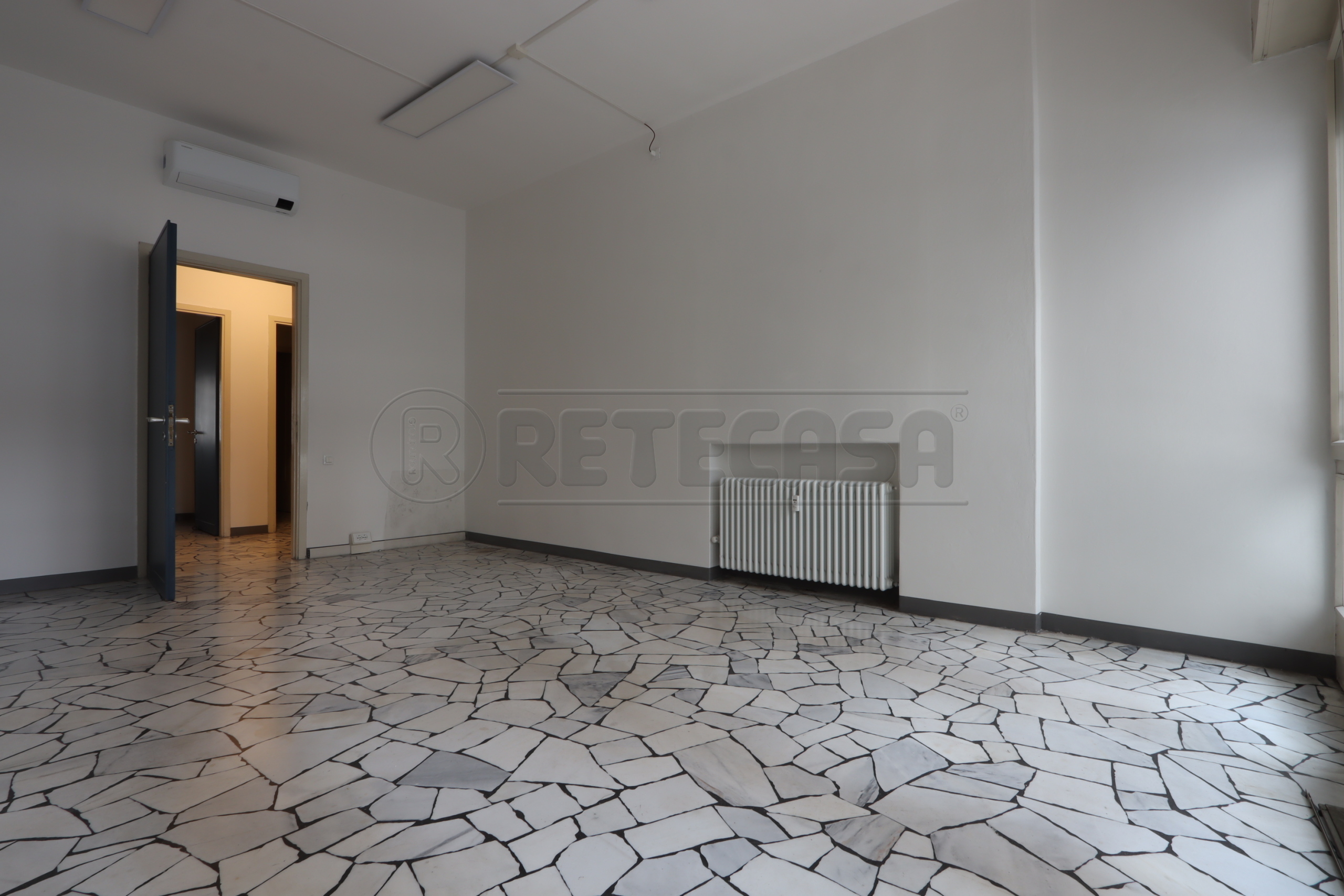 Immagine 26 di Ufficio in affitto  in Viale Milano 56 a Vicenza