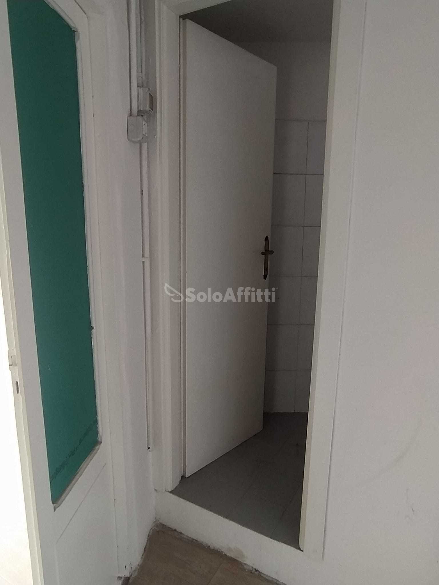 Immagine 6 di Locale commerciale in affitto  in Piazza Giulio Briccialdi a Terni