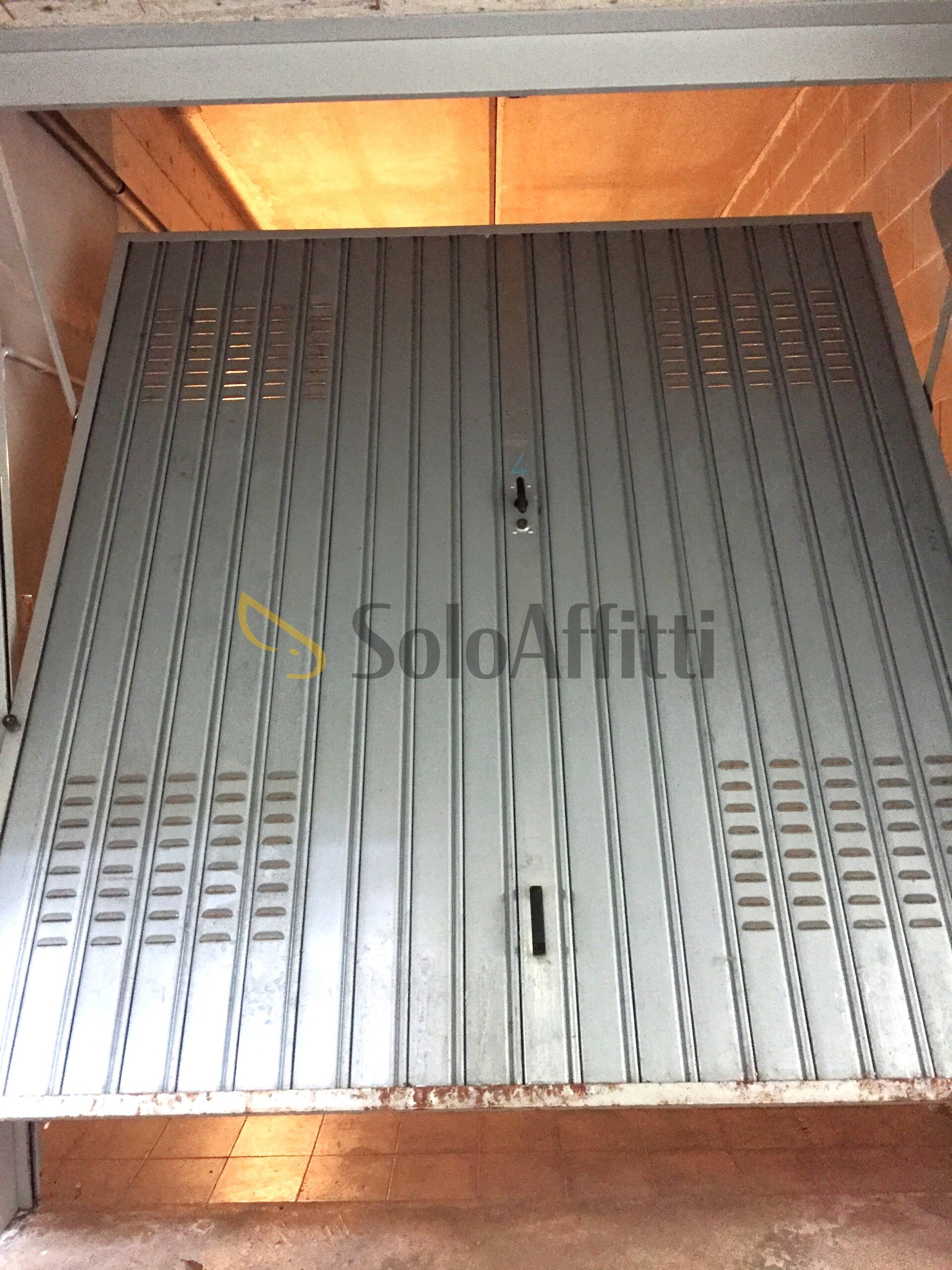 Immagine 2 di Garage in affitto  a Seregno