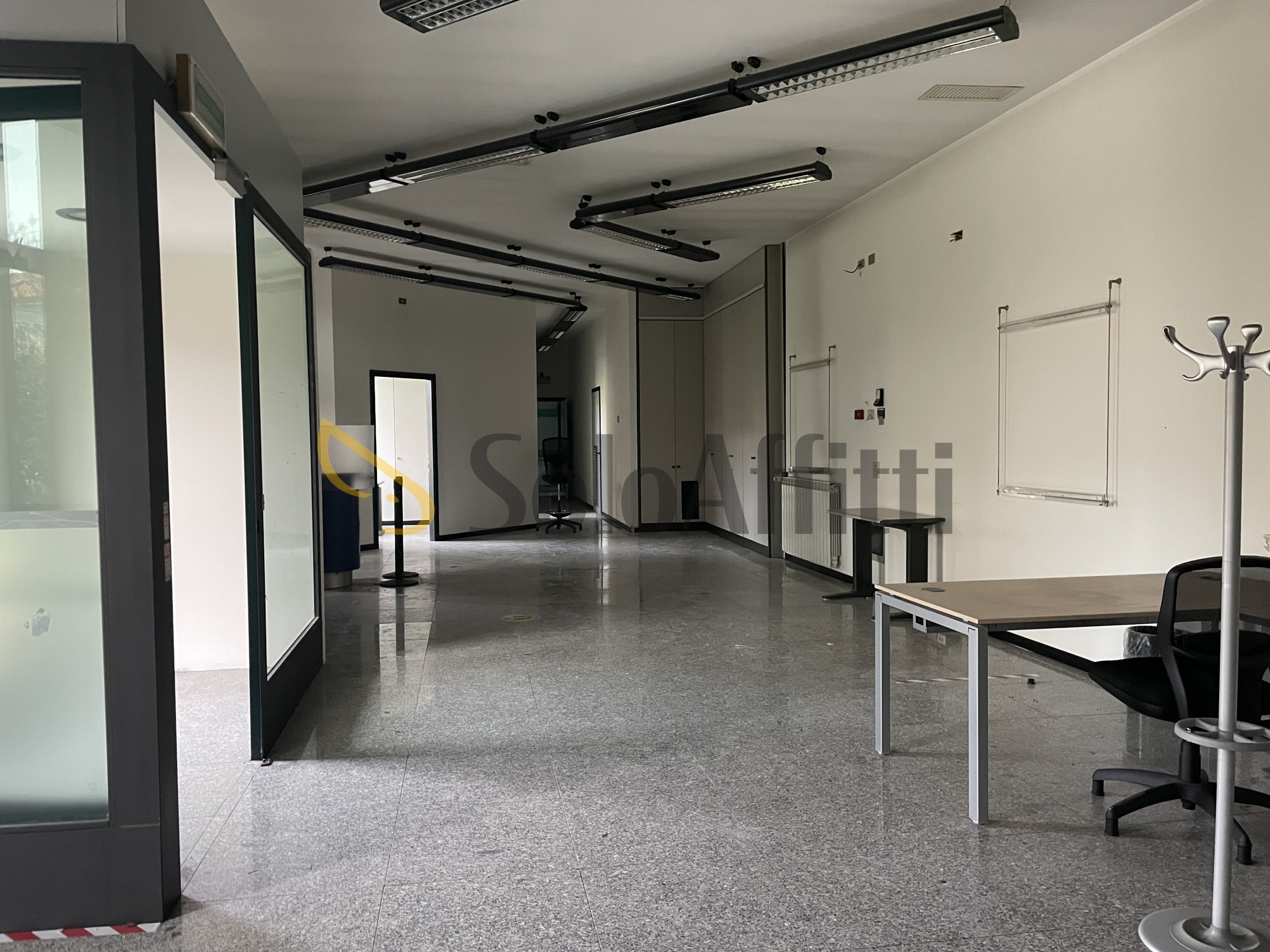 Immagine 31 di Locale commerciale in affitto  in Piazza Baracca 18 a Buscate