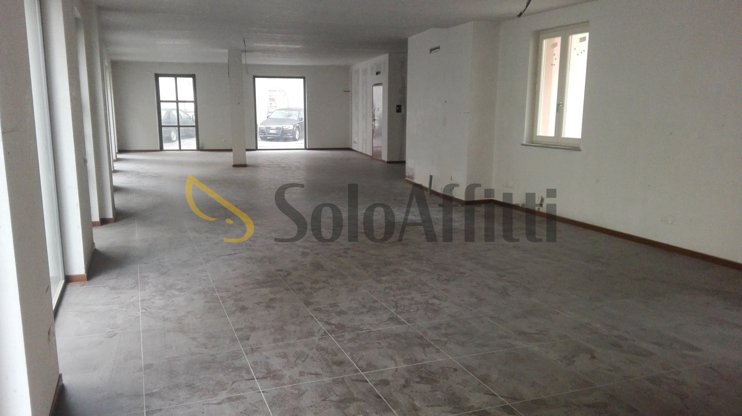 Immagine 10 di Locale commerciale in affitto  in Giuditta Pasta 16 a Saronno