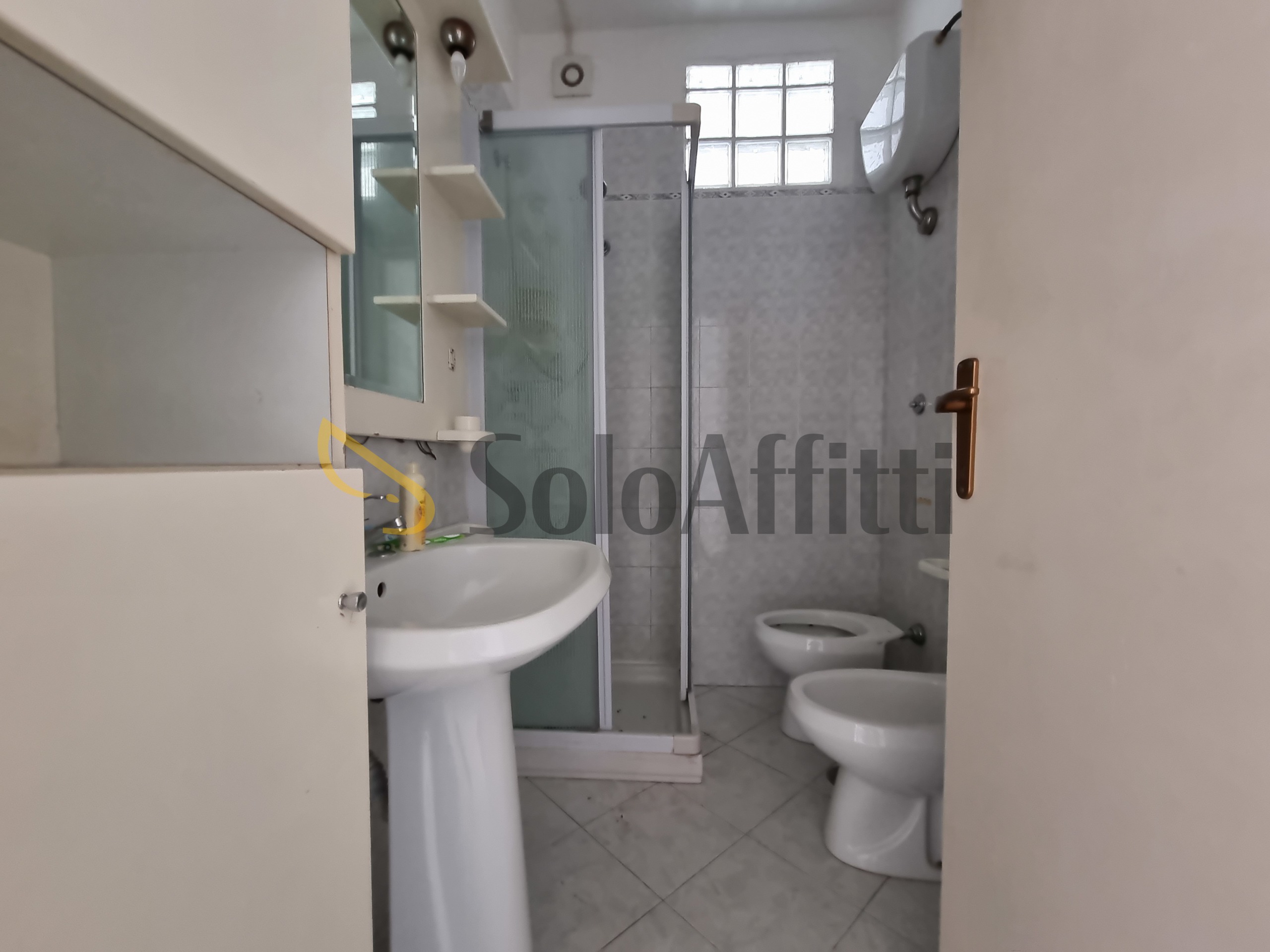 Immagine 8 di Bilocale in affitto  a Catanzaro