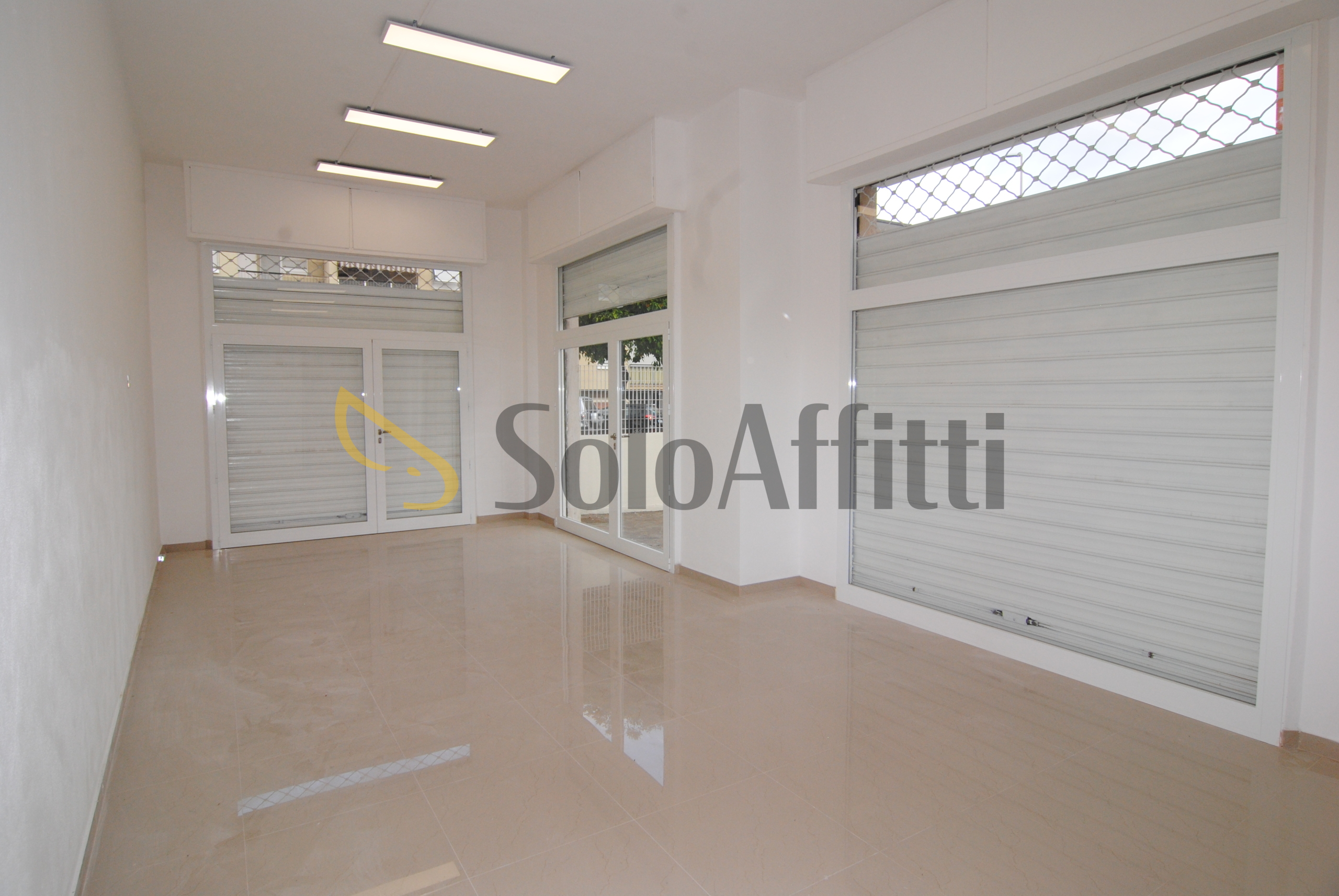 Immagine 6 di Locale commerciale in affitto  a Livorno