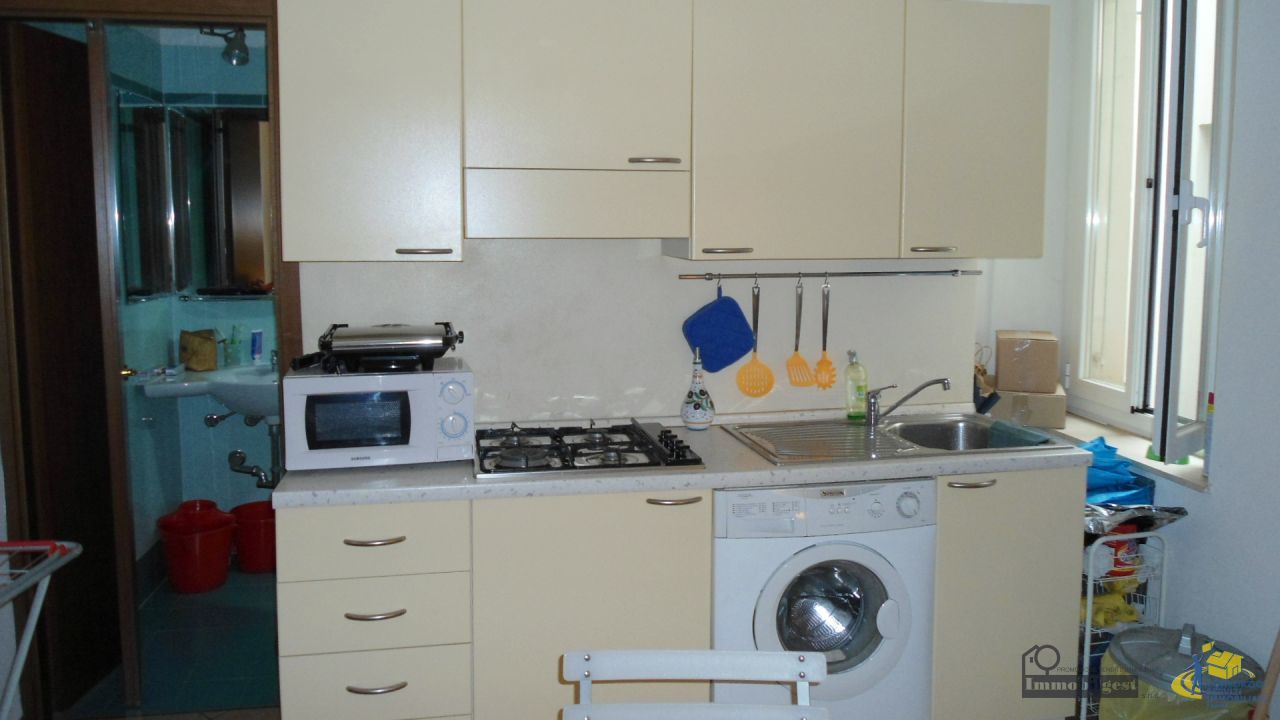 Immagine 11 di Trilocale in vendita  in Strada Garibaldi 45 a Parma