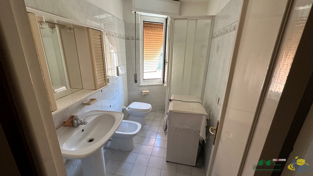 Immagine 9 di Porzione di casa in vendita  in Via Riva D'Armi a Brugnato