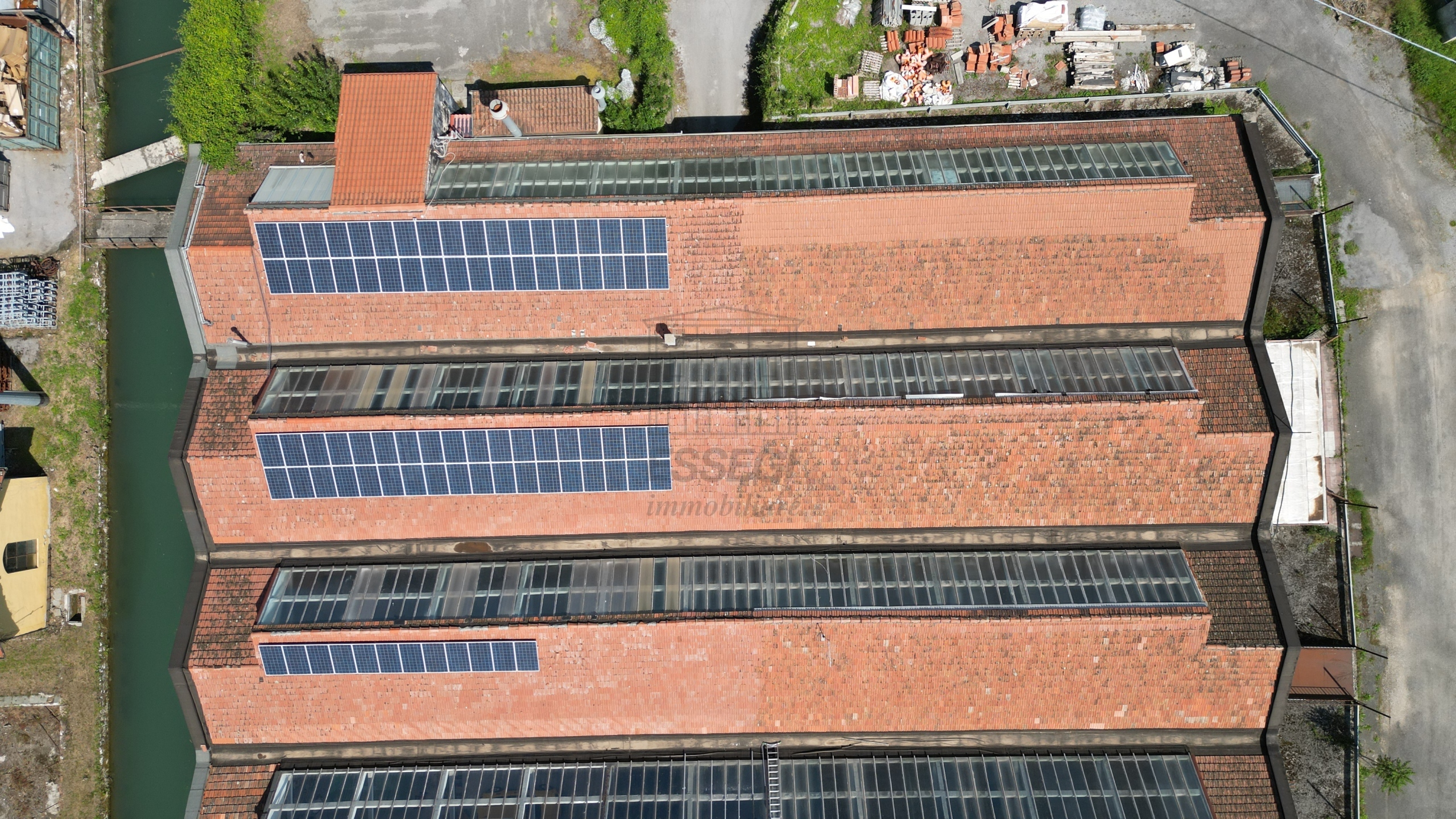 Immagine 3 di Attività artigianale in vendita  in Via della Chiesa di Saltocchio 171 a Lucca