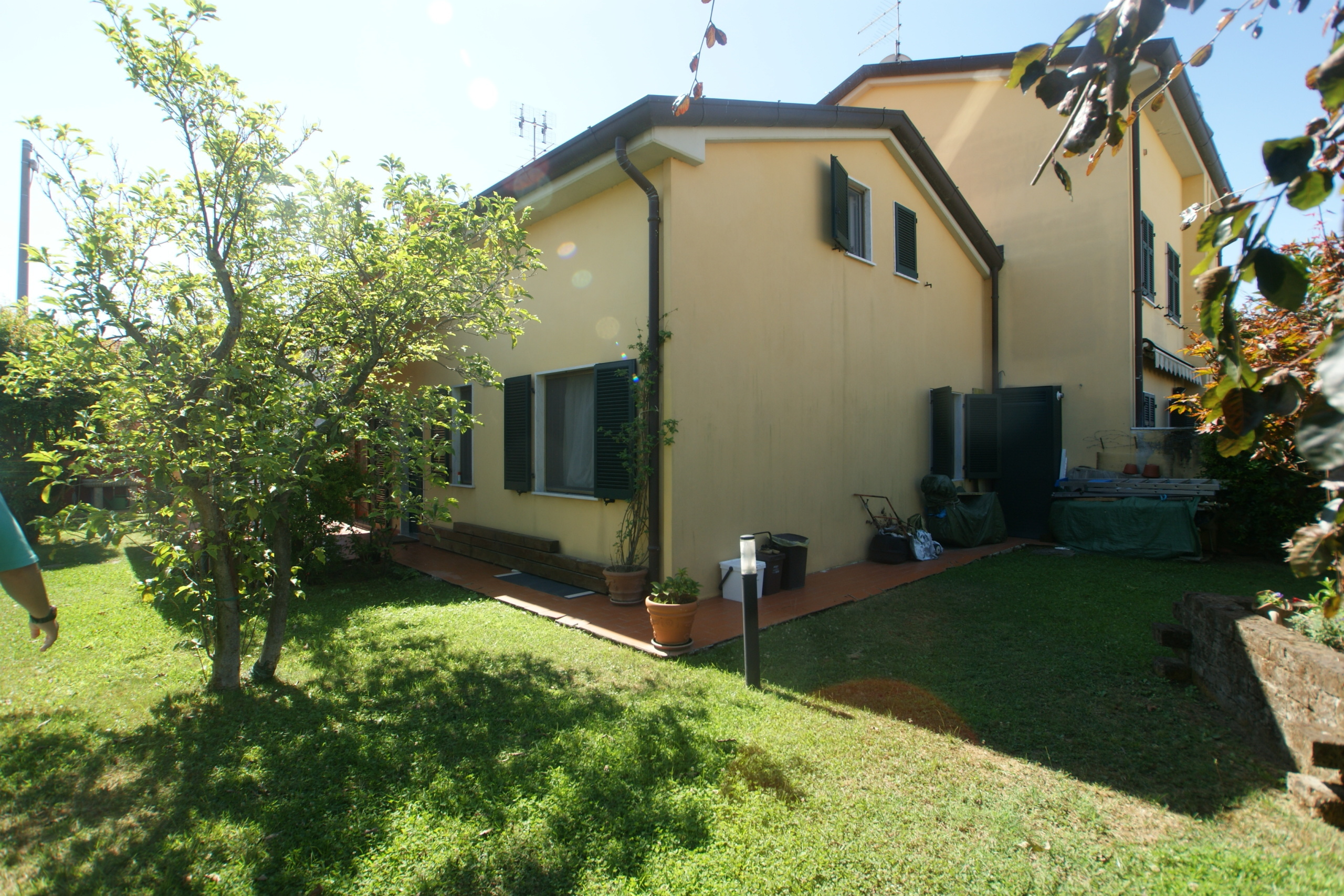 Immagine 3 di Casa semindipendente in vendita  a Castelnuovo Magra