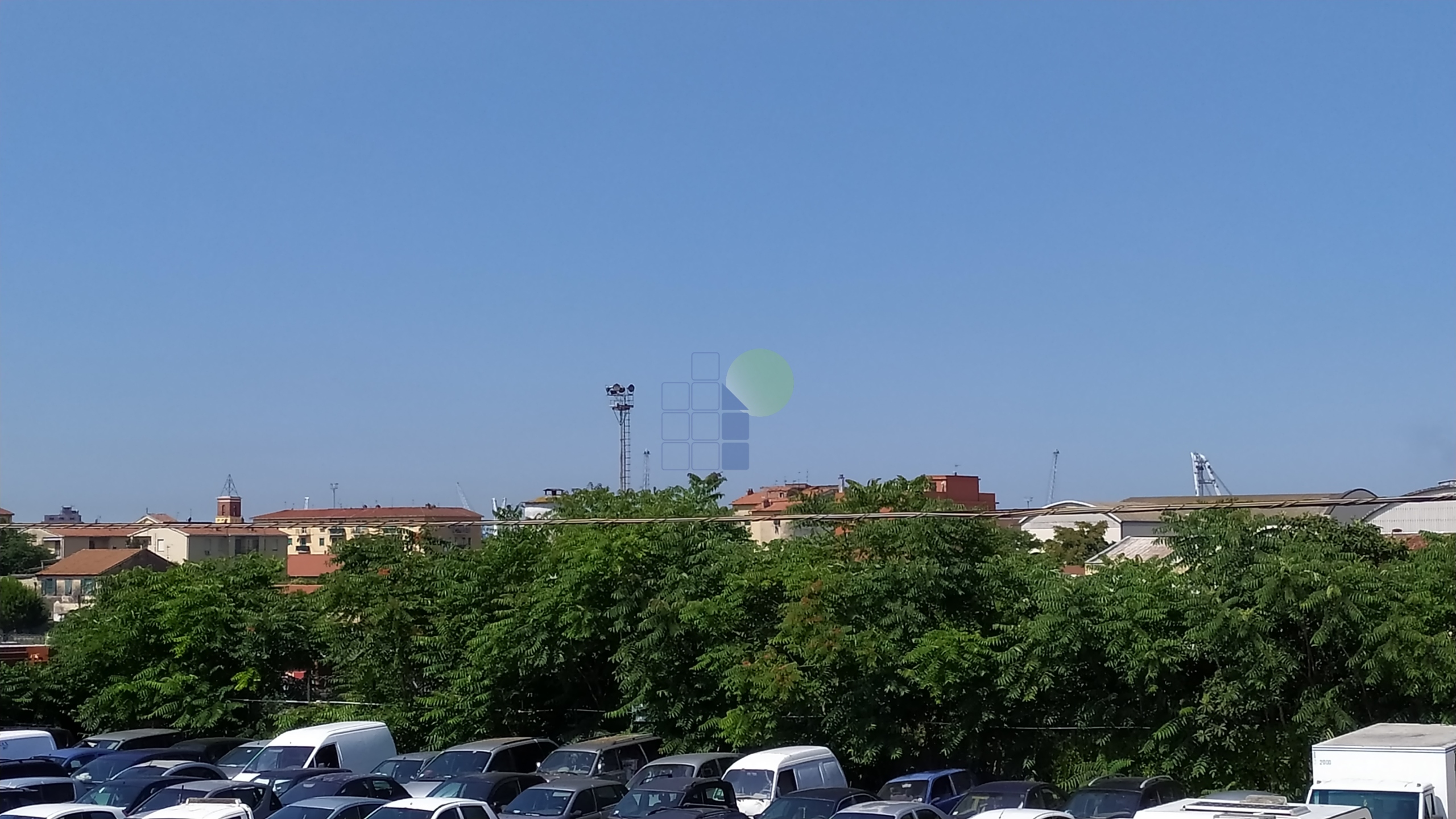 Immagine 1 di Attività artigianale in vendita  in Via Francesco Pera 1 a Livorno