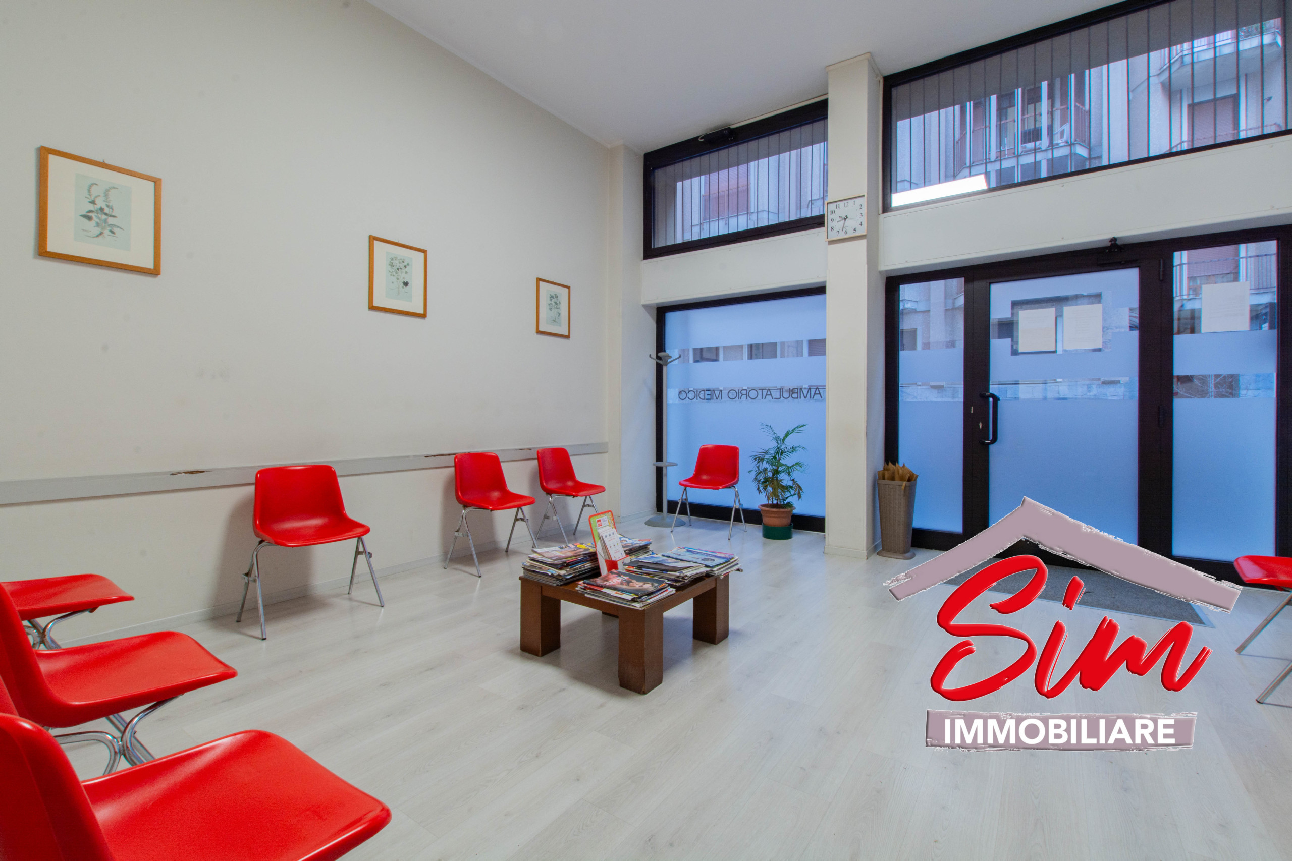 Immagine 1 di Locale commerciale in vendita  in Via Perazzi sn a Novara