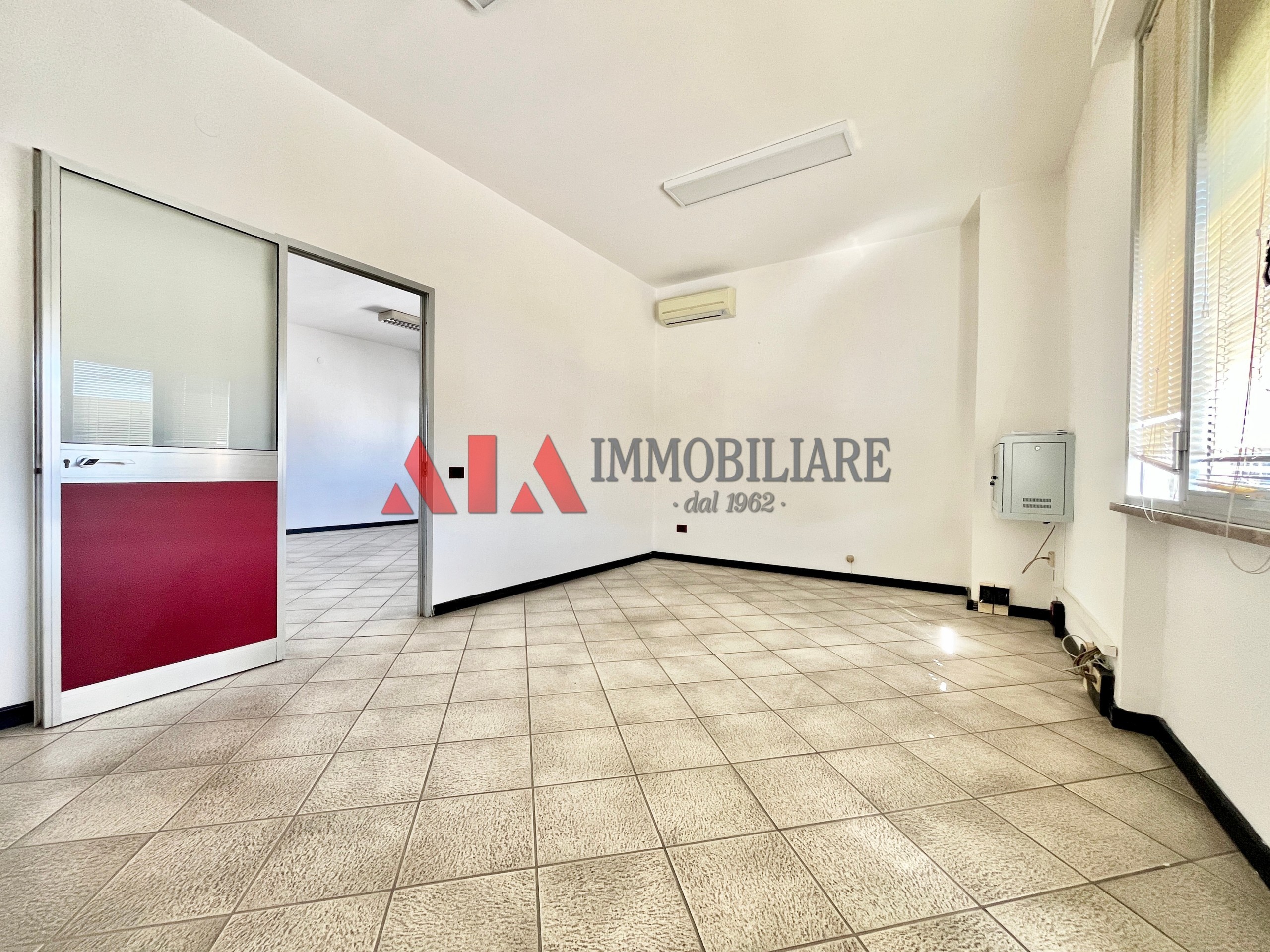 Immagine 12 di Ufficio in affitto  in Via D'acquisto Salvo a Pontedera