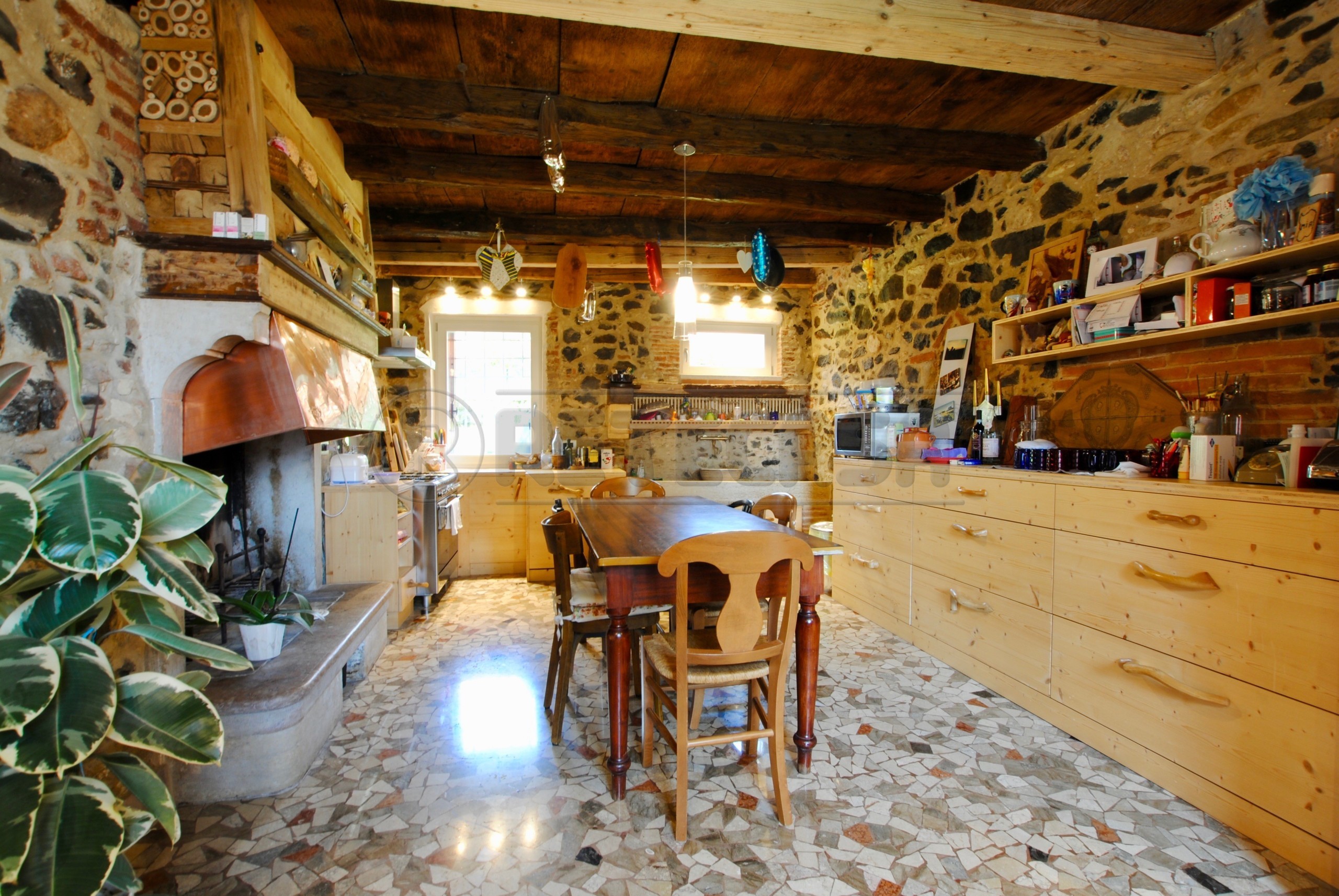 Immagine 31 di Villa in vendita  in Piazza Roma 36 a Brogliano