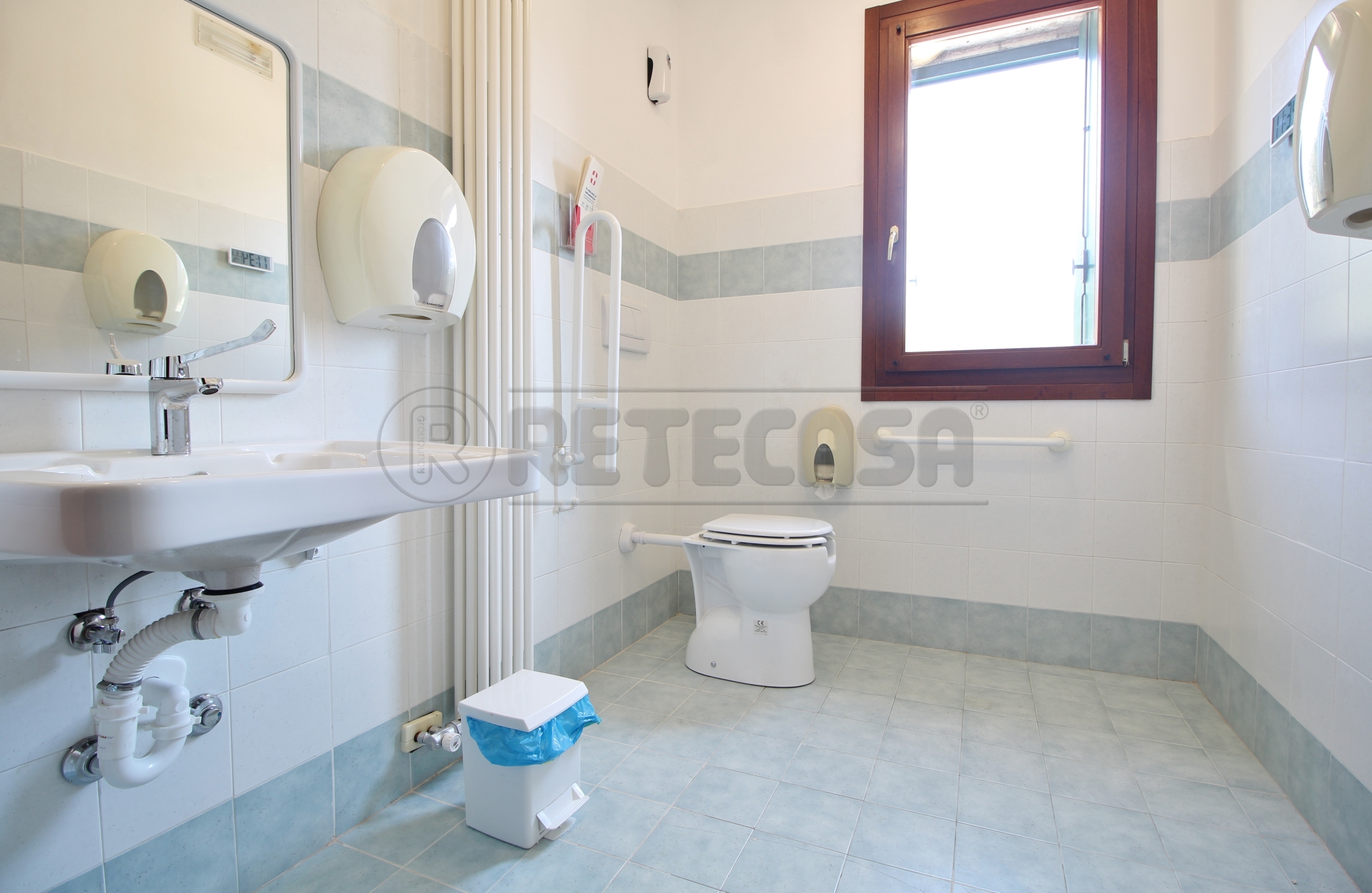 Immagine 10 di Ufficio in affitto  in VIA ALCIDE DE GASPERI 80 a Montecchio Maggiore