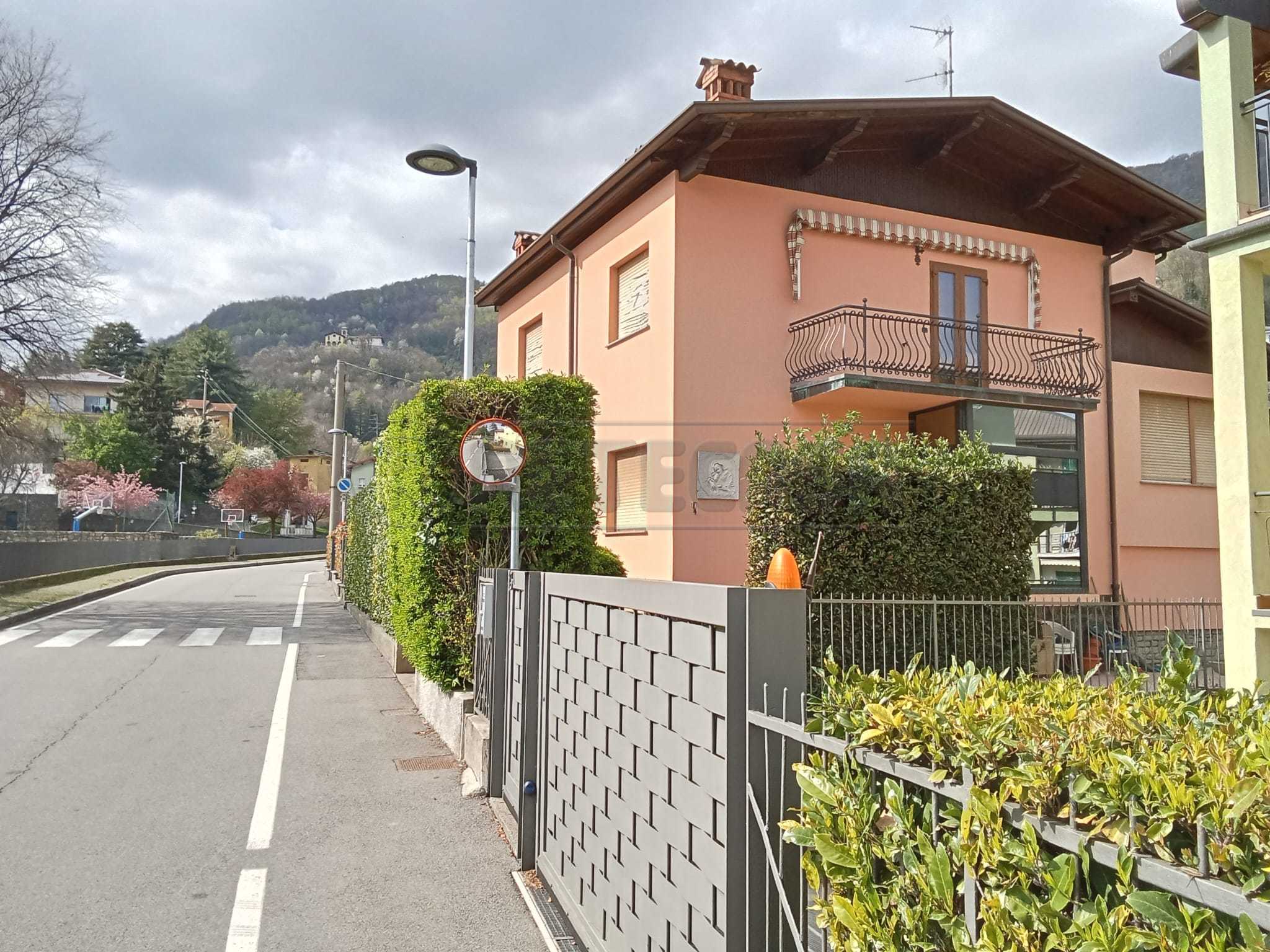 Immagine 29 di Villa in affitto  a Nembro