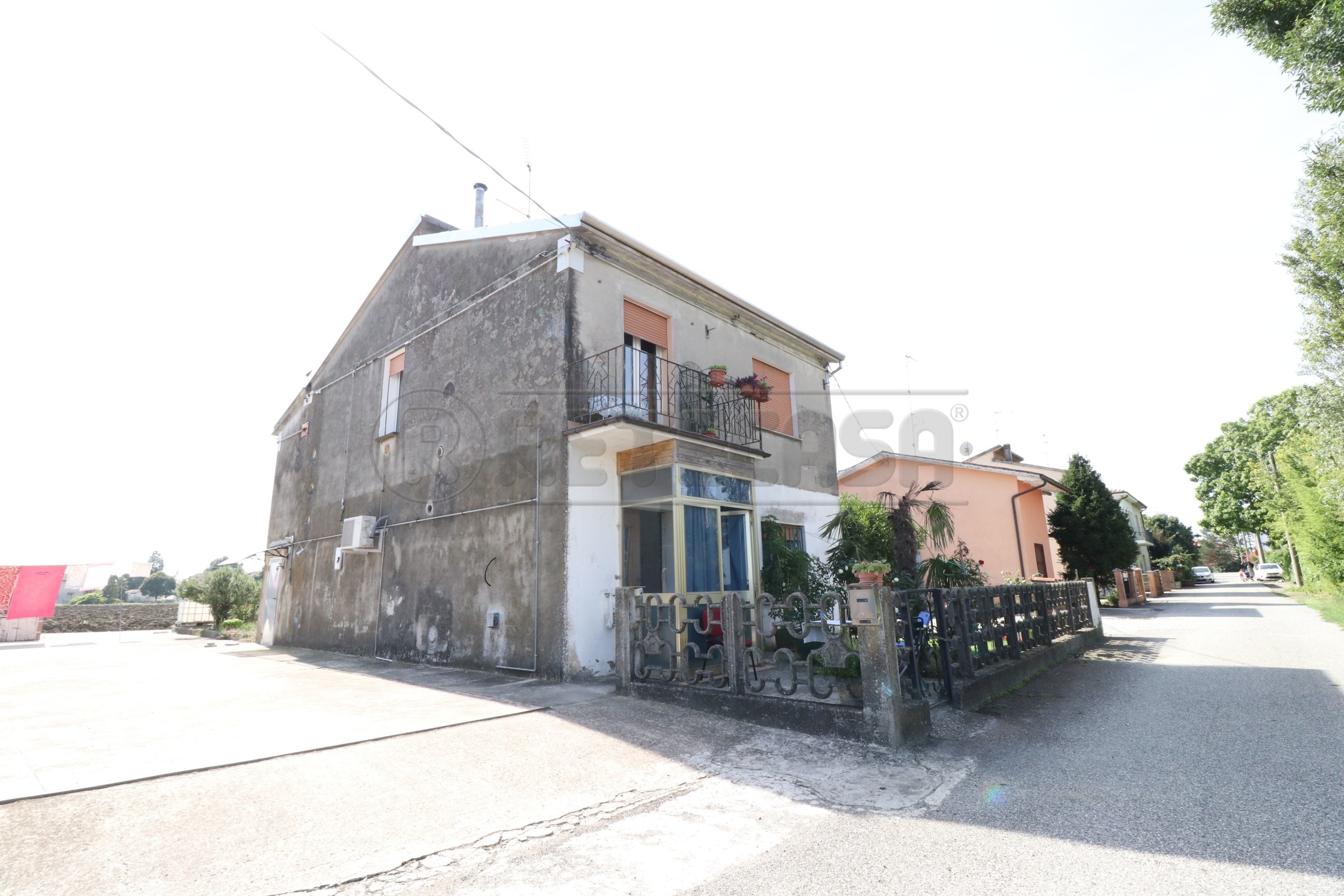 Immagine 2 di Villa in vendita  in Via Comunale 202 a Bondeno