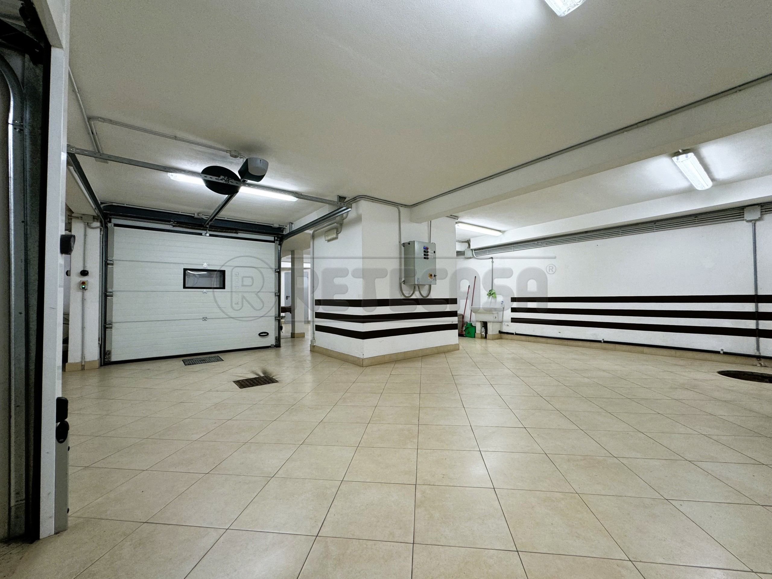 Immagine 7 di Garage in vendita  in Riviera San Benedetto 30 a Padova