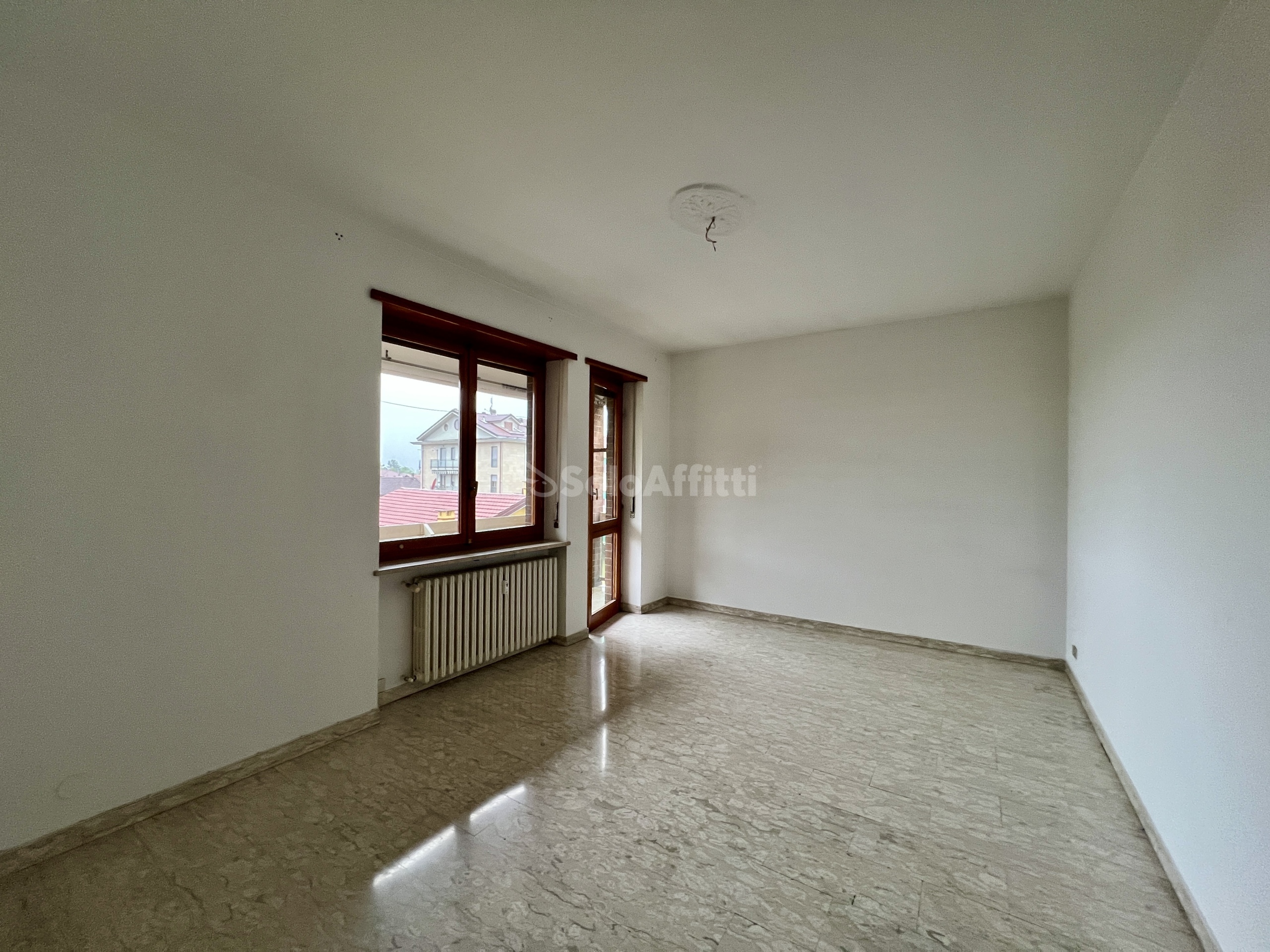 Immagine 17 di Quadrilocale in affitto  in Via Buratto 7 a Ciriè