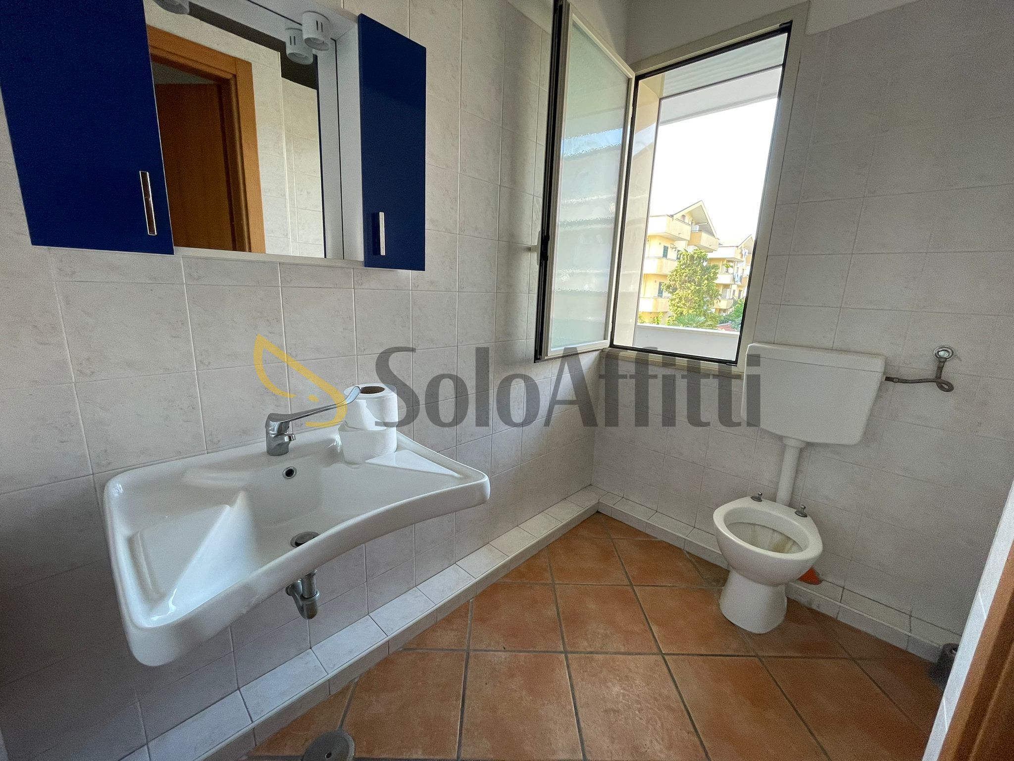 Immagine 19 di Ufficio in affitto  in Via Nazionale Appia 177 a Casapulla