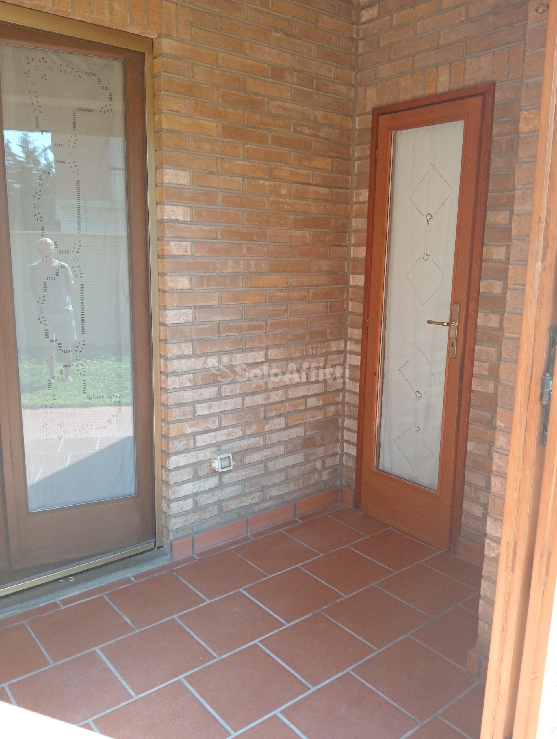 Immagine 15 di Bilocale in affitto  a Falconara Marittima