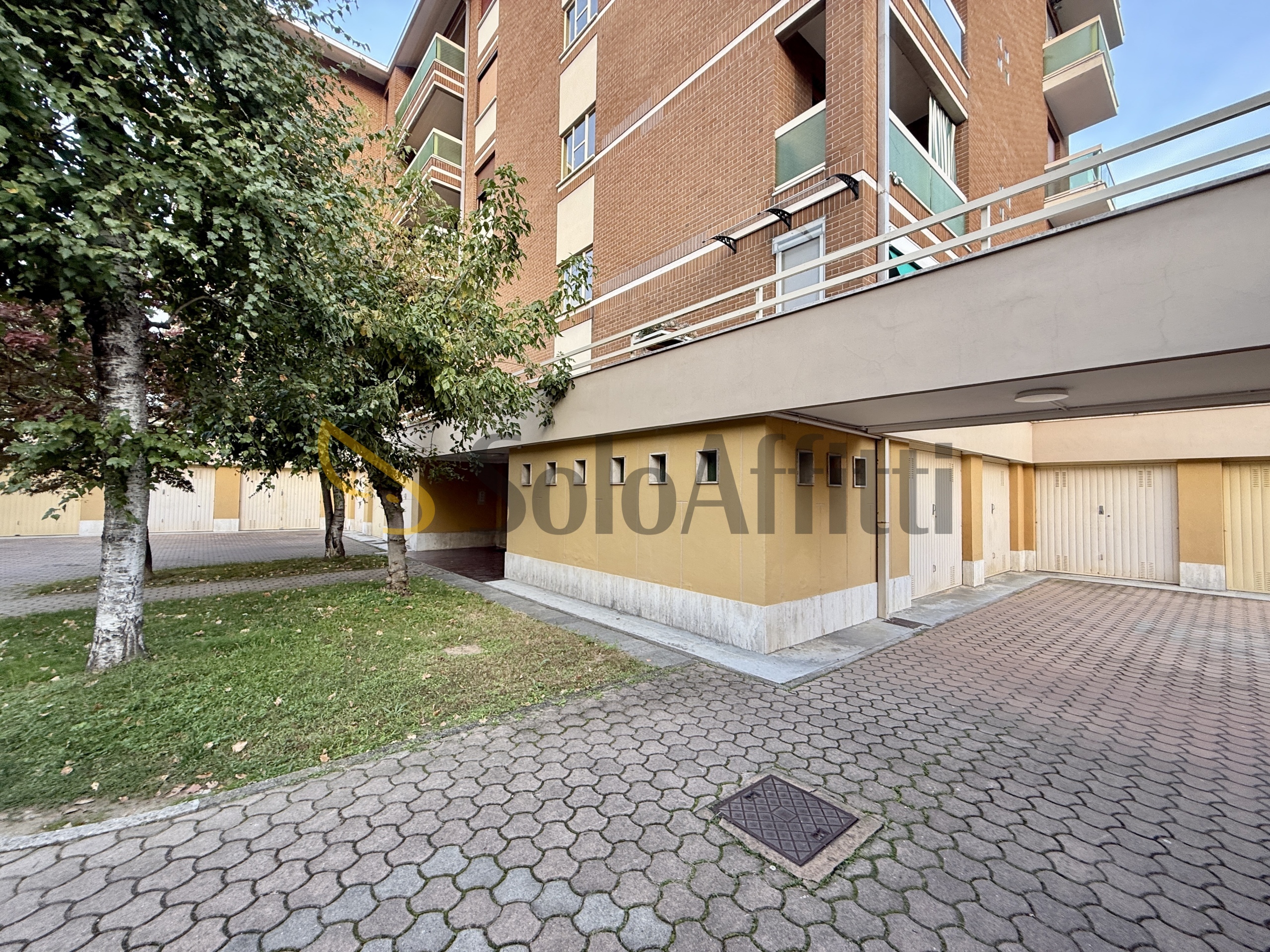 Immagine 83 di Quadrilocale in affitto  in Via Buratto 7 a Ciriè