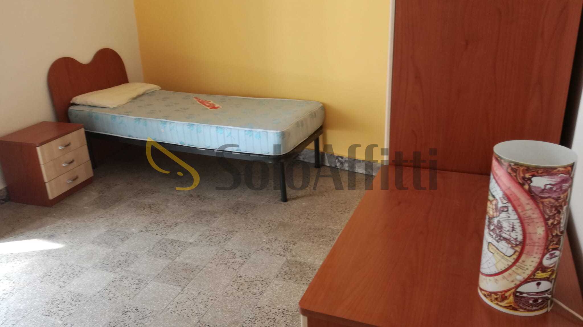 Immagine 7 di Stanza singola in affitto  a Catania