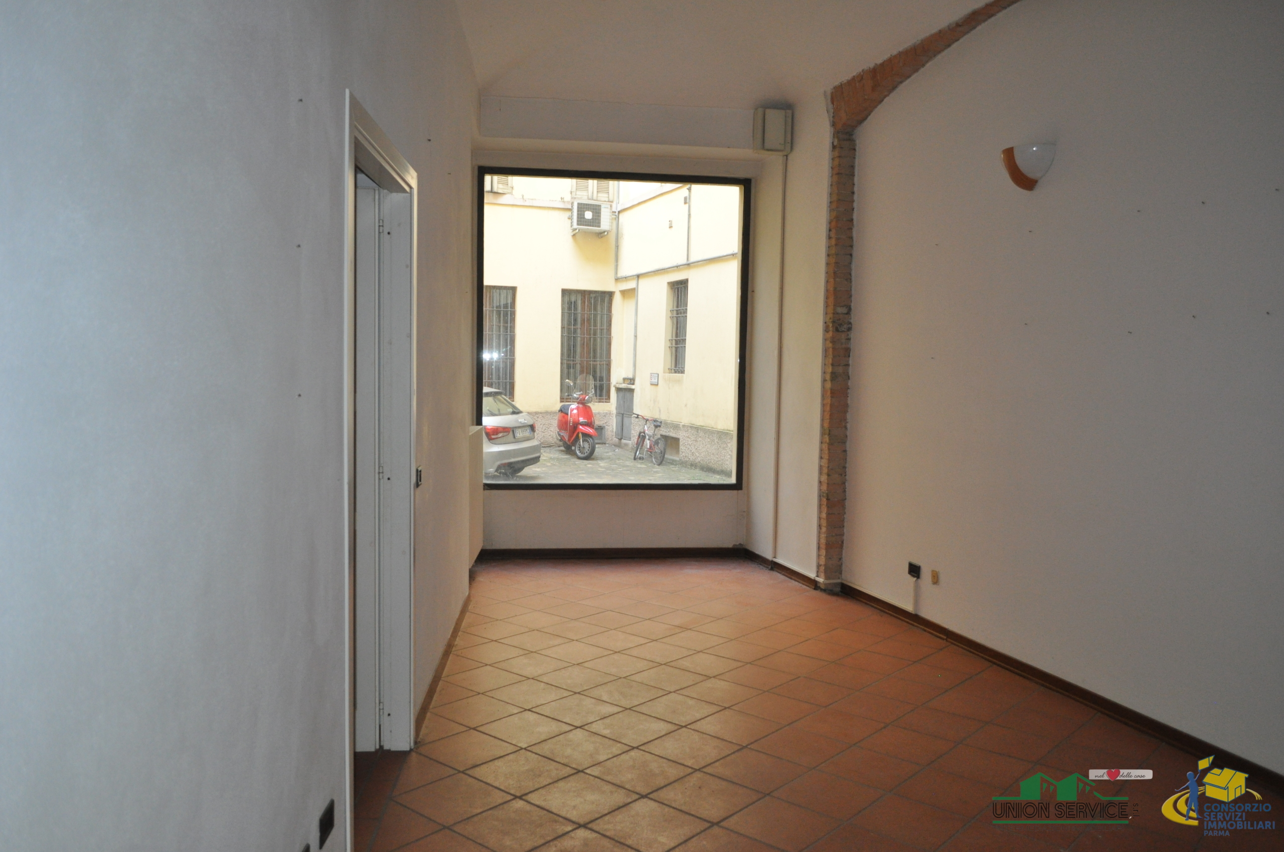 Immagine 7 di Ufficio in vendita  in Vicolo San Tiburzio a Parma