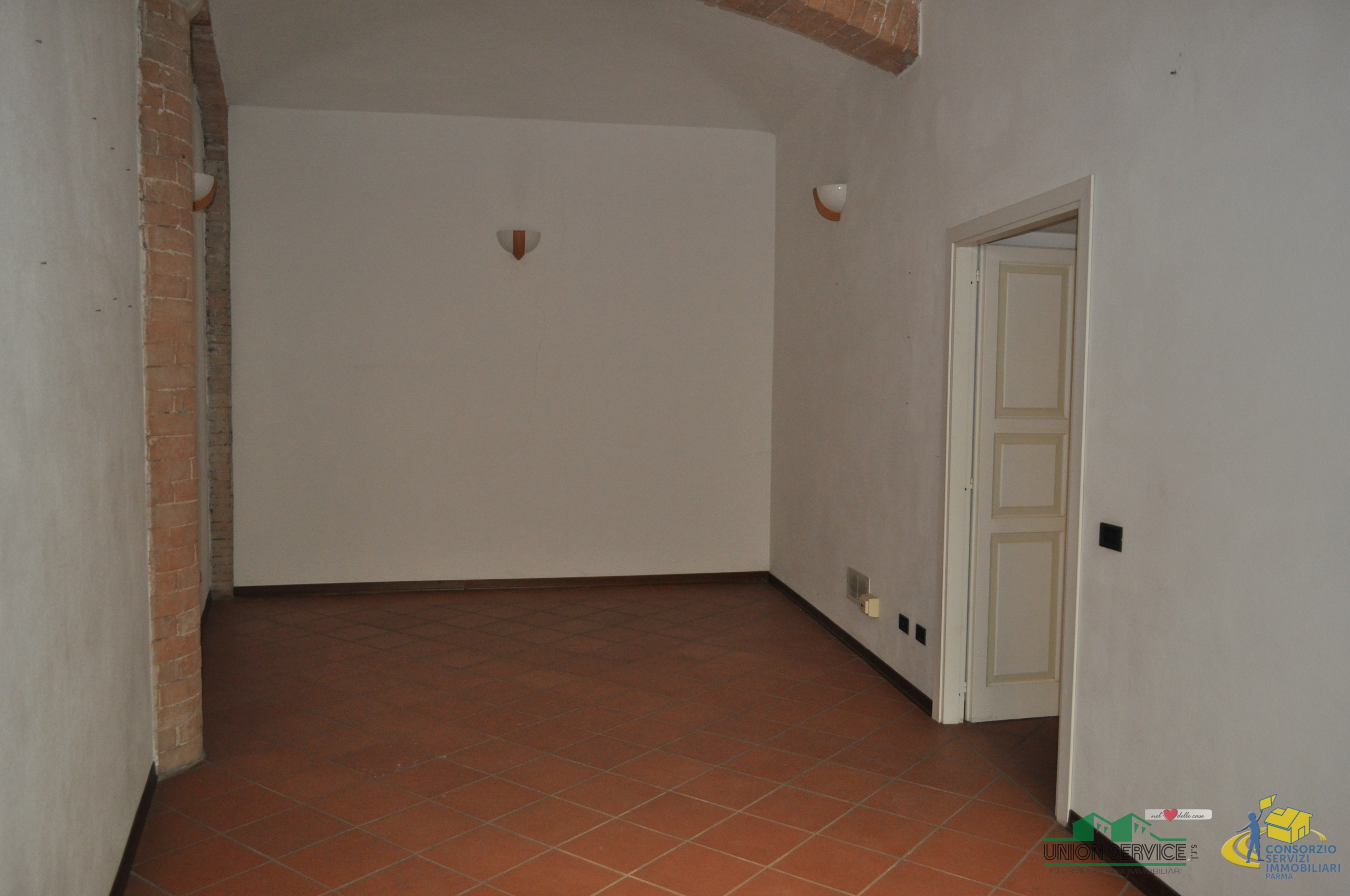 Immagine 12 di Ufficio in vendita  in Vicolo San Tiburzio a Parma