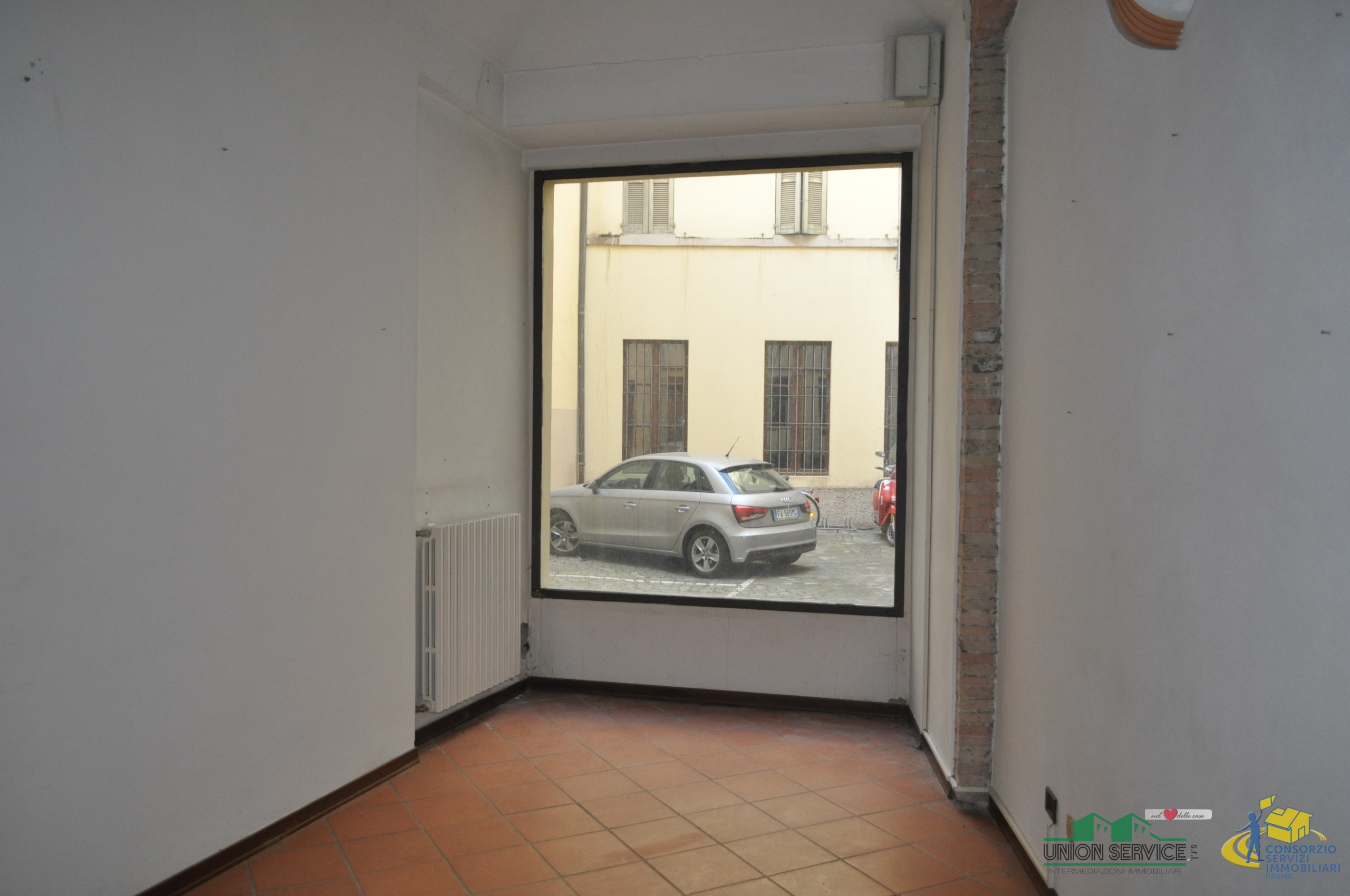 Immagine 9 di Ufficio in vendita  in Vicolo San Tiburzio a Parma