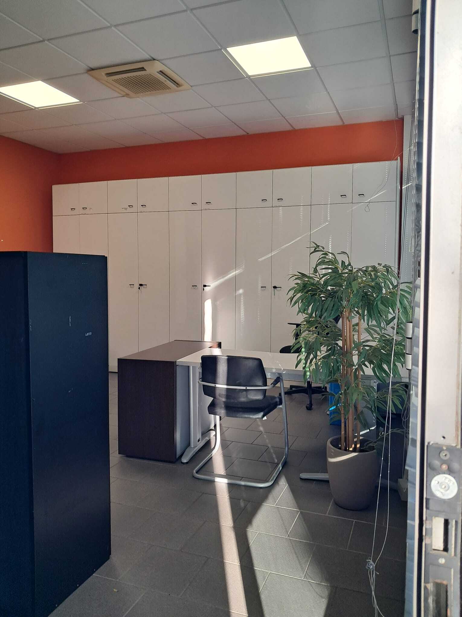 Immagine 33 di Locale commerciale in affitto  in Strada Giardinetto 6 a Collecchio