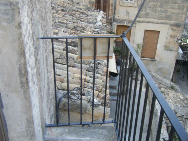 Immagine 11 di Porzione di casa in vendita  a Modica