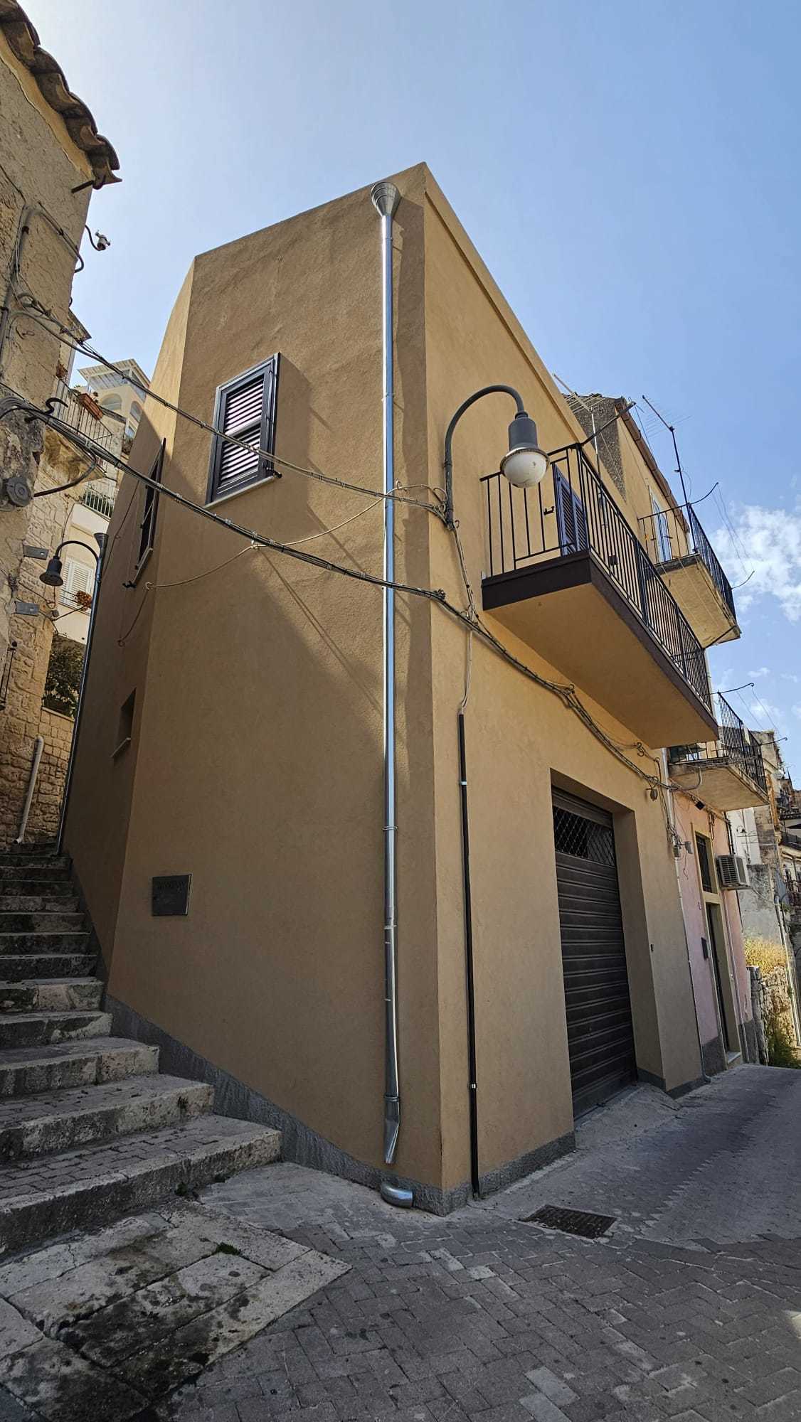 Immagine 3 di Casa indipendente in vendita  in Via Leni 4 a Modica