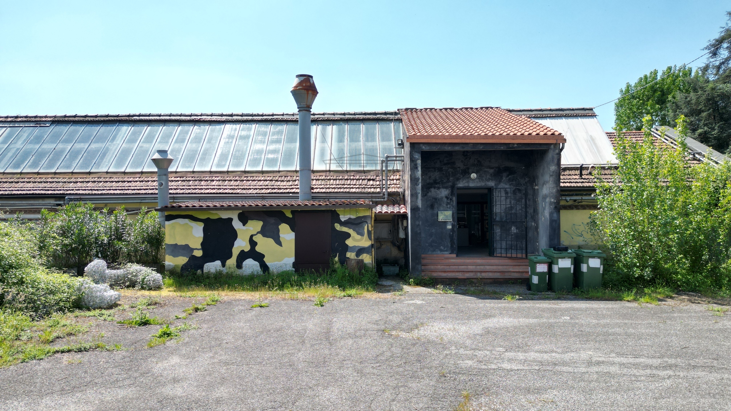 Immagine 1 di Attività artigianale in vendita  in Via della Chiesa di Saltocchio 171 a Lucca