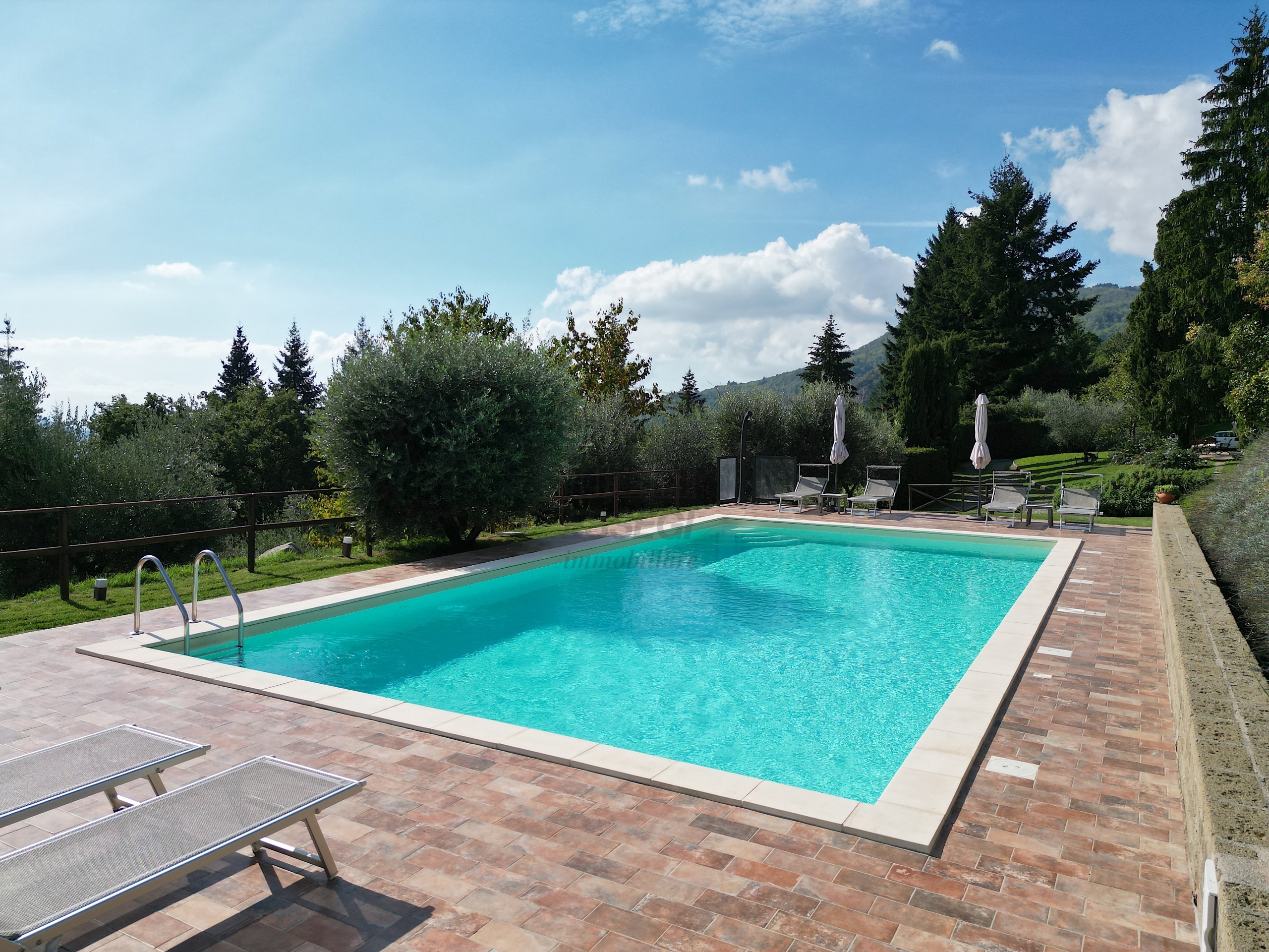 Immagine 7 di Bed & Breakfast in vendita  in Via San Gemma Galgani 4 a Pescaglia