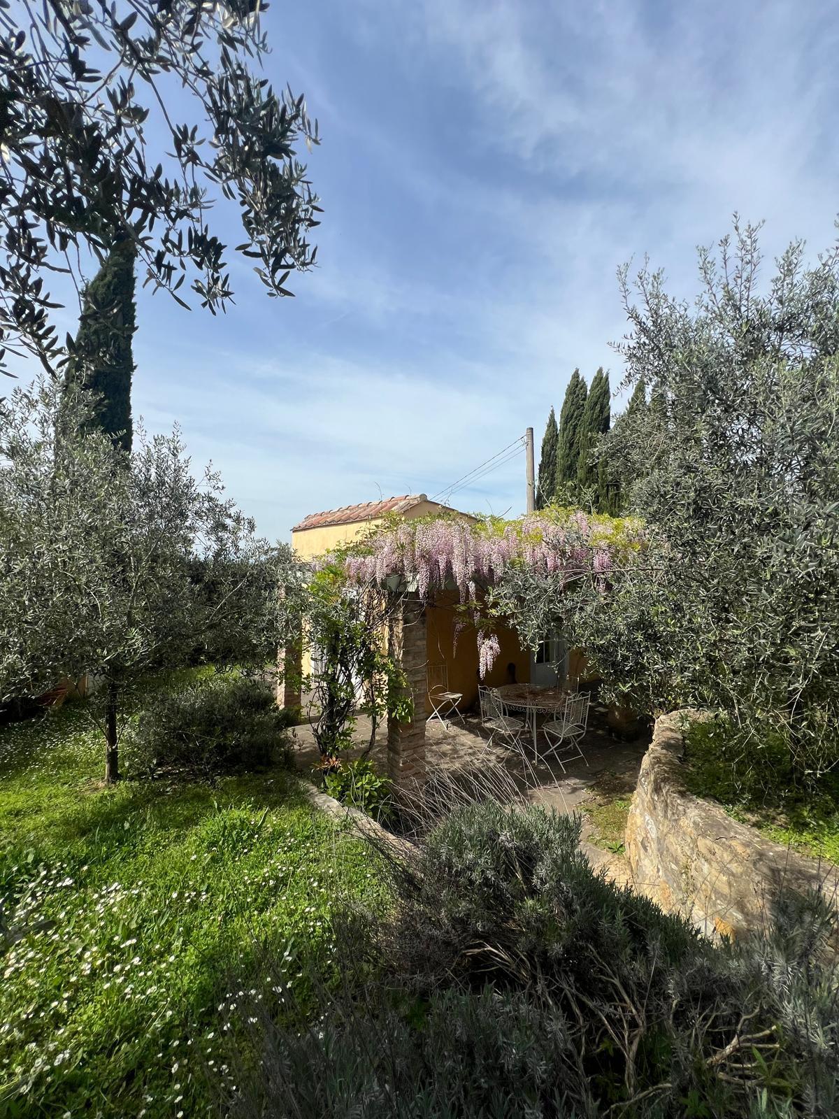 Immagine 80 di Porzione di casa in vendita  in Via di Vingone a Scandicci