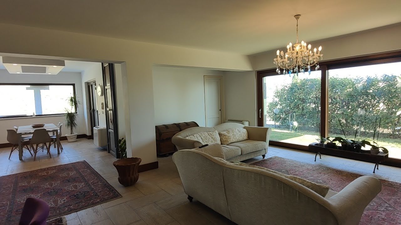 Immagine 15 di Villa in vendita  in c.da mastrissa snc a Taormina