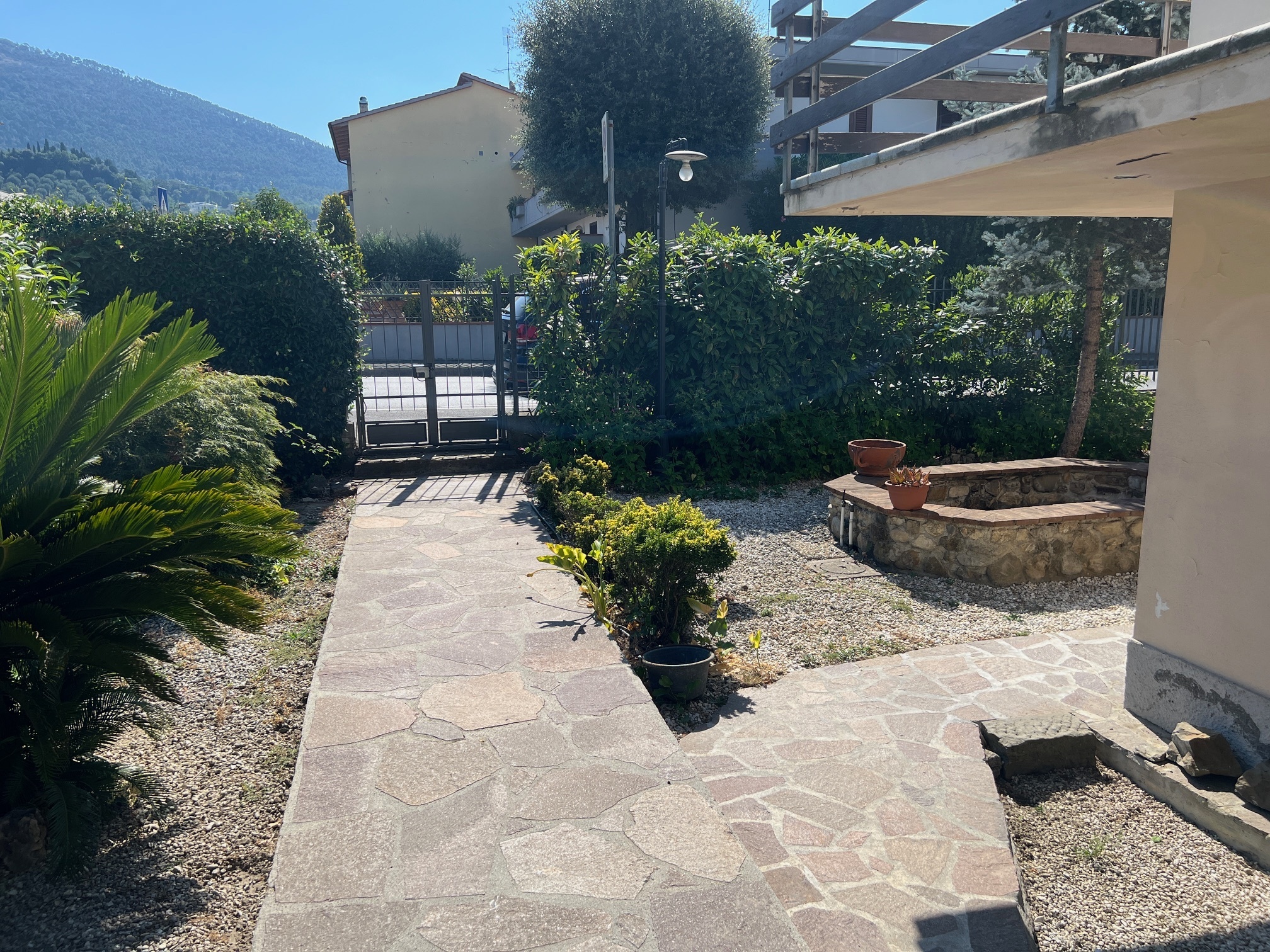 Immagine 27 di Villa in vendita  a Montemurlo