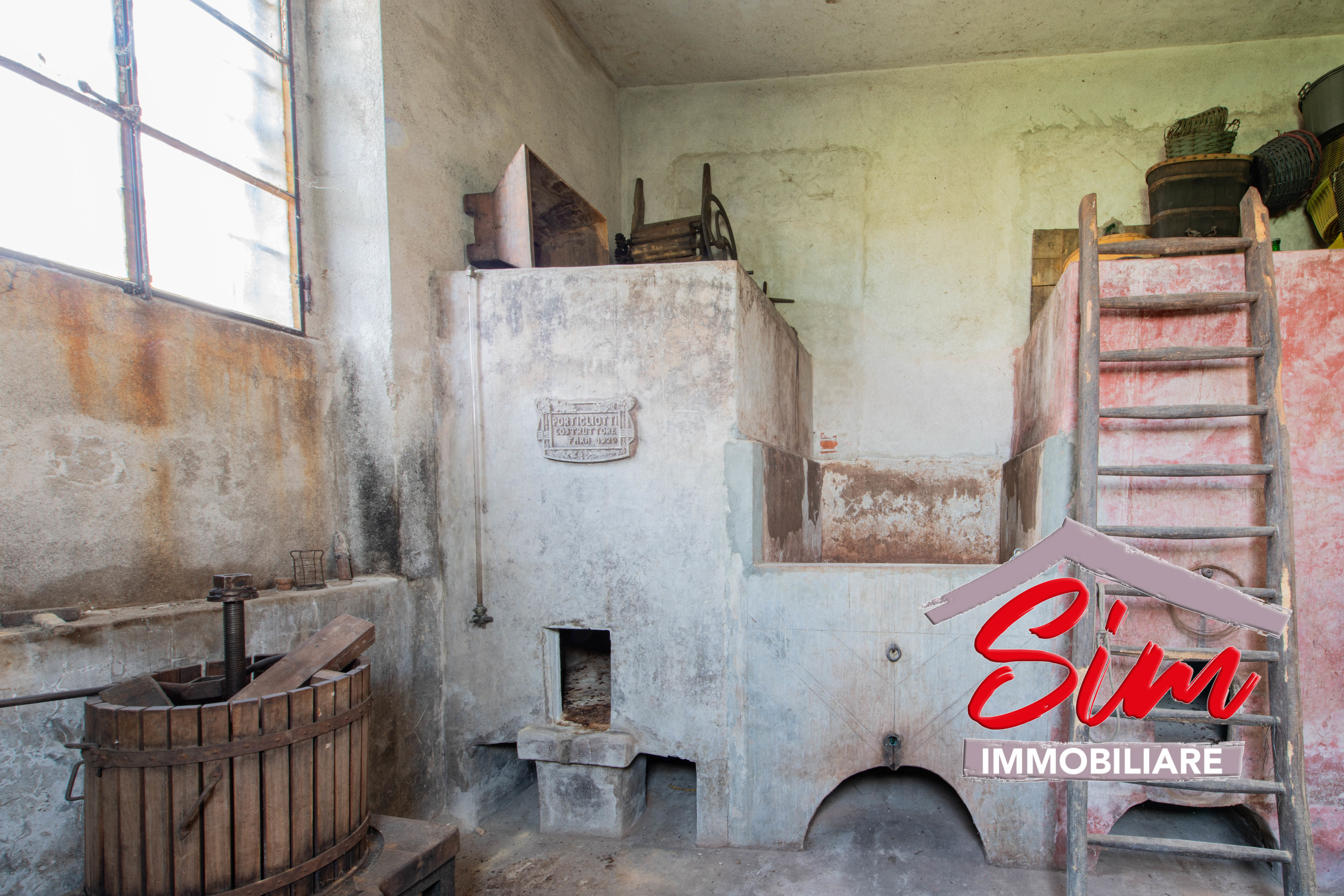 Immagine 9 di Rustico / casale in vendita  in Via Roma sn a Fara Novarese