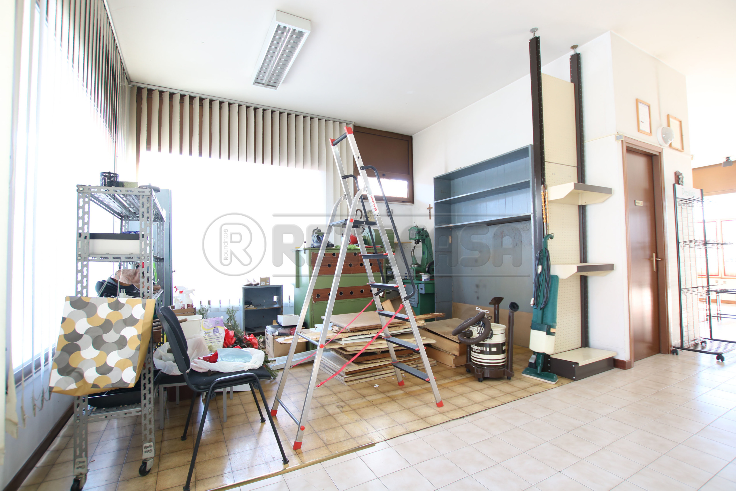 Immagine 14 di Locale commerciale in vendita  in Via Gaetano Salvemini 65 a Vicenza