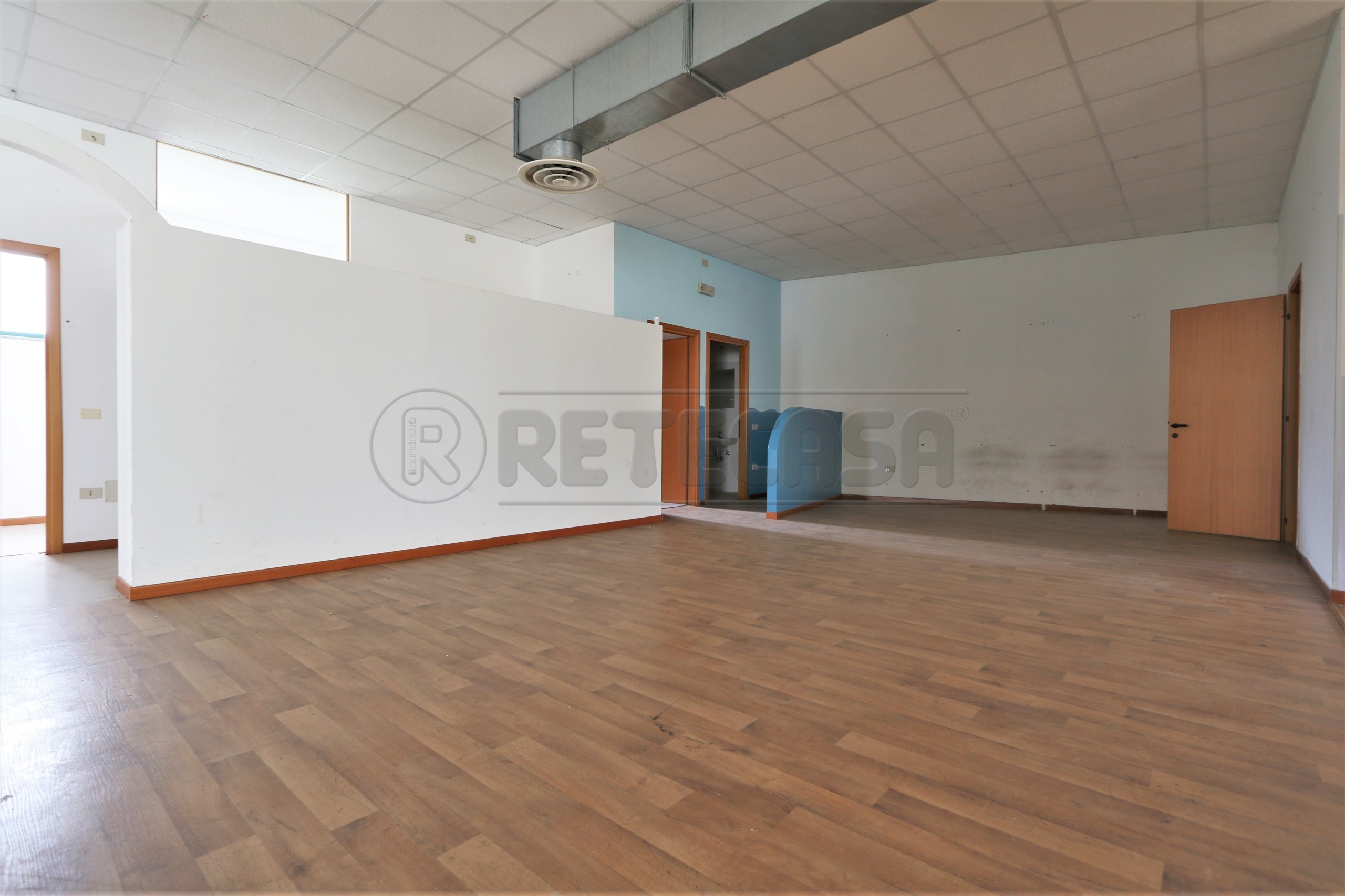 Immagine 9 di Locale commerciale in affitto  in Via Settimo a Montegalda