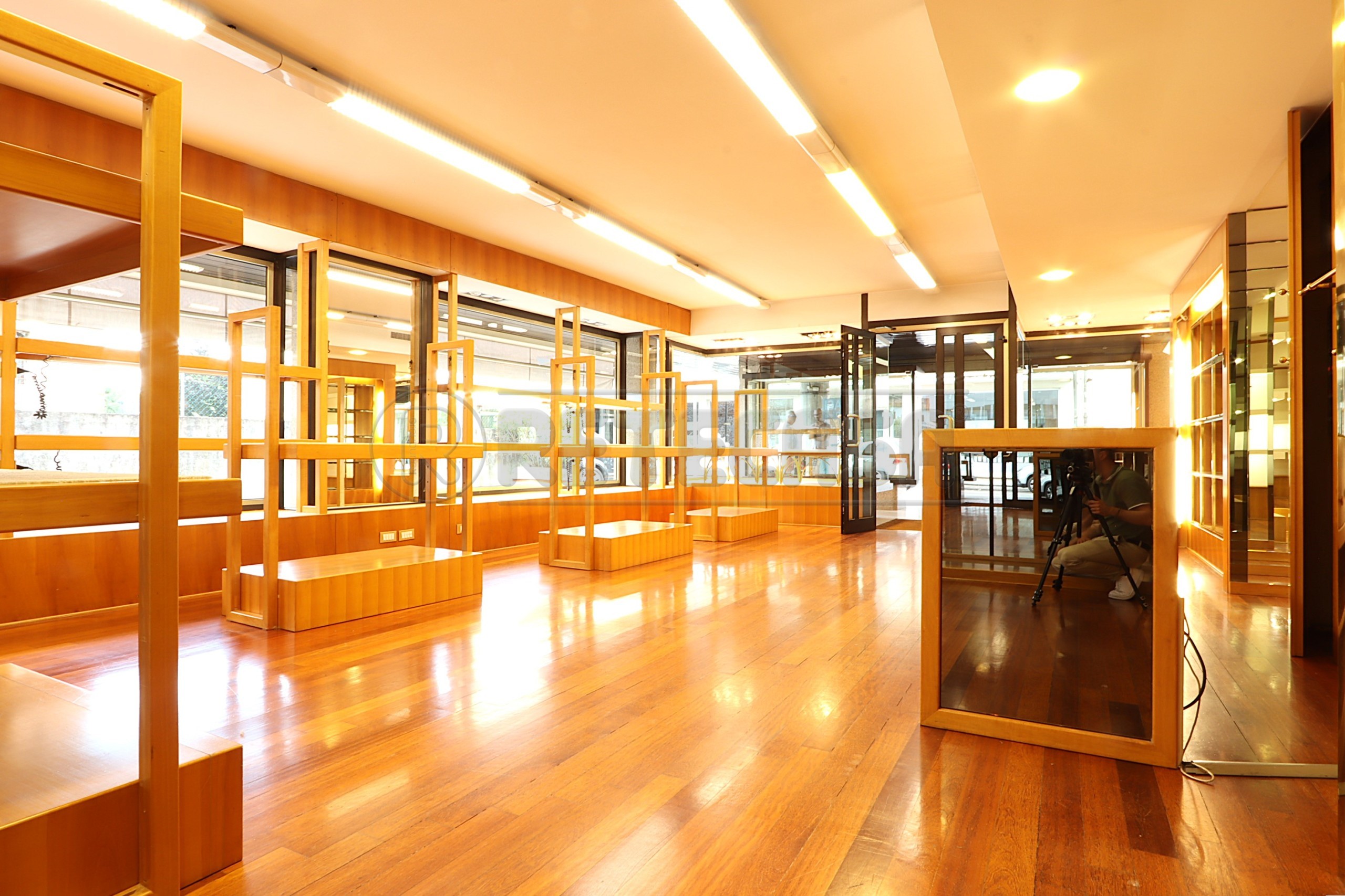 Immagine 14 di Locale commerciale in affitto  a Camisano Vicentino