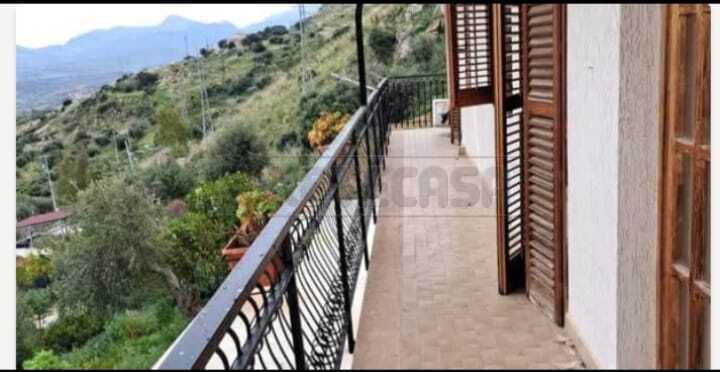 Immagine 8 di Villa in vendita  in Strada Statale 113, Snc a Termini Imerese