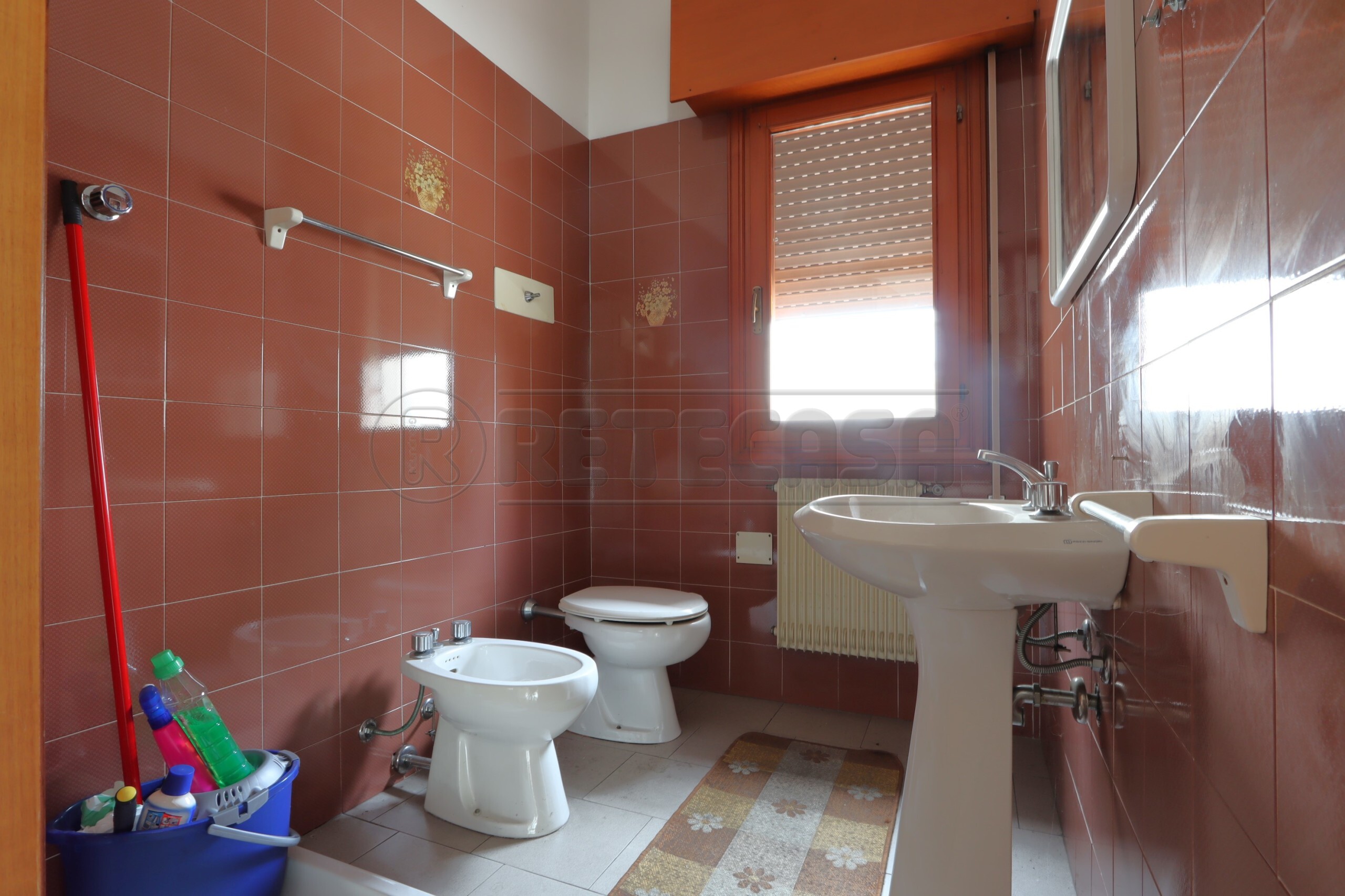 Immagine 11 di Locale commerciale in vendita  in Via S. Quasimodo a Grisignano Di Zocco